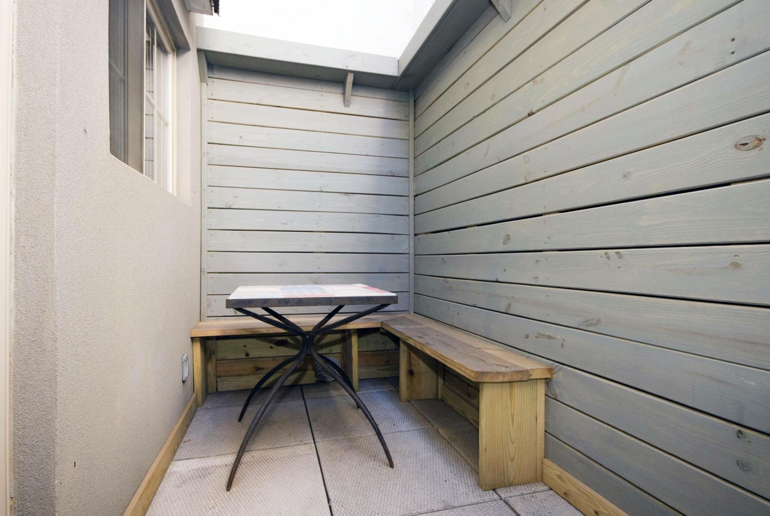 Duplex Loft Suite with Patio - Photo 7