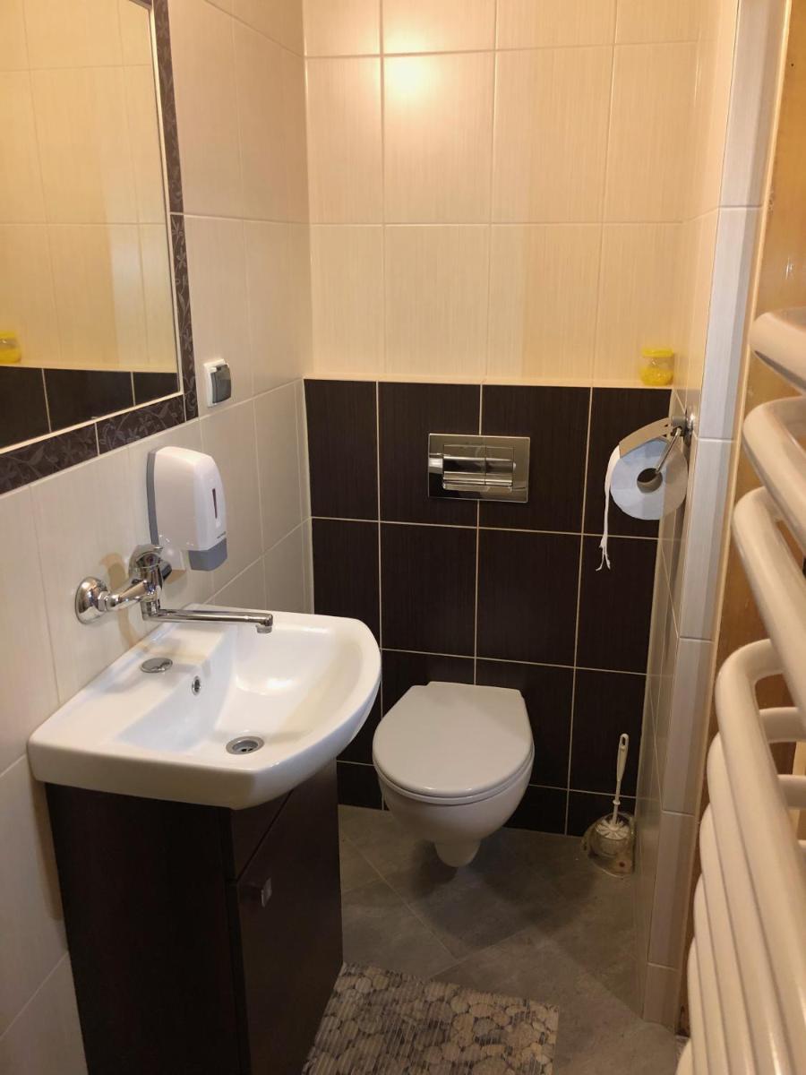 Double Room - Photo 8