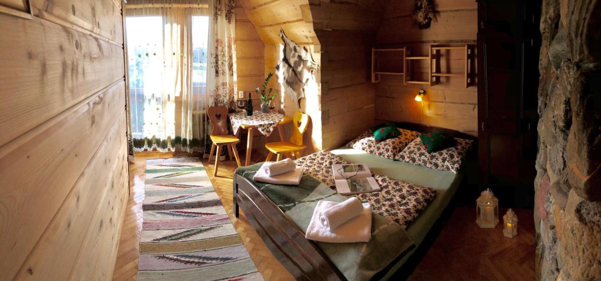 Double Room with Balcony - Photo 8