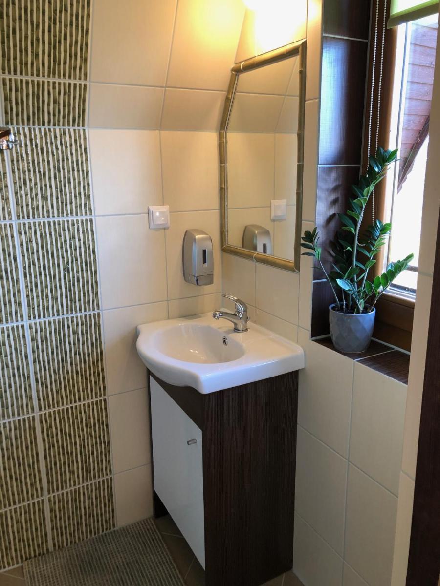 Double Room with Balcony - Photo 7