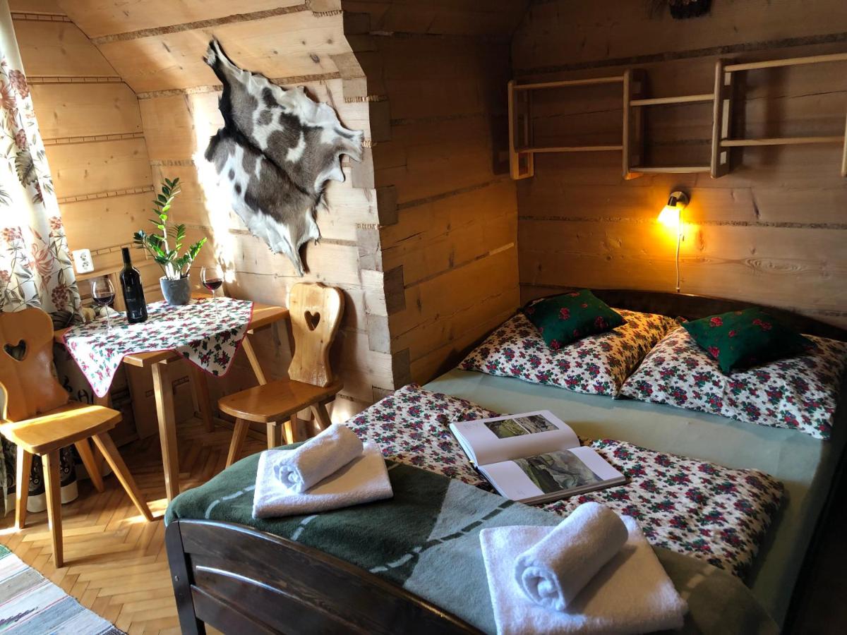 Double Room with Balcony - Photo 2
