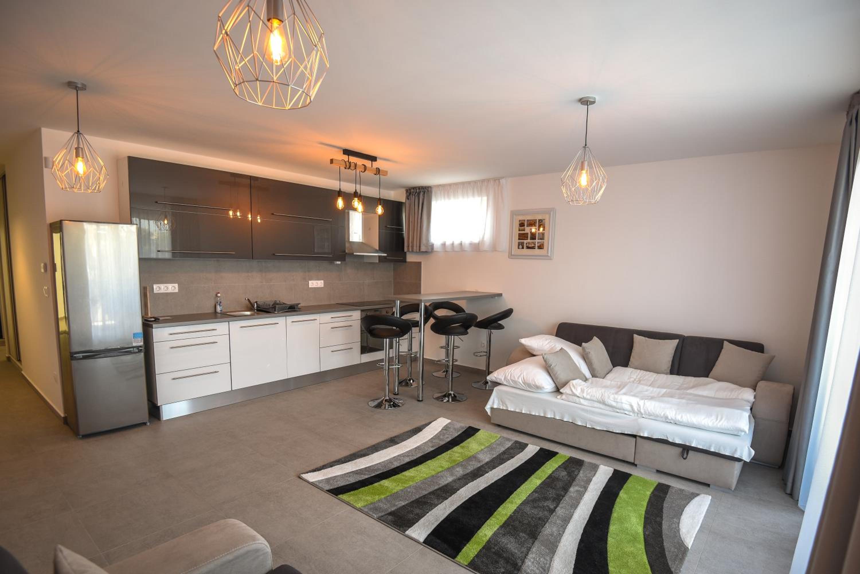 One-Bedroom Apartment - Photo 7