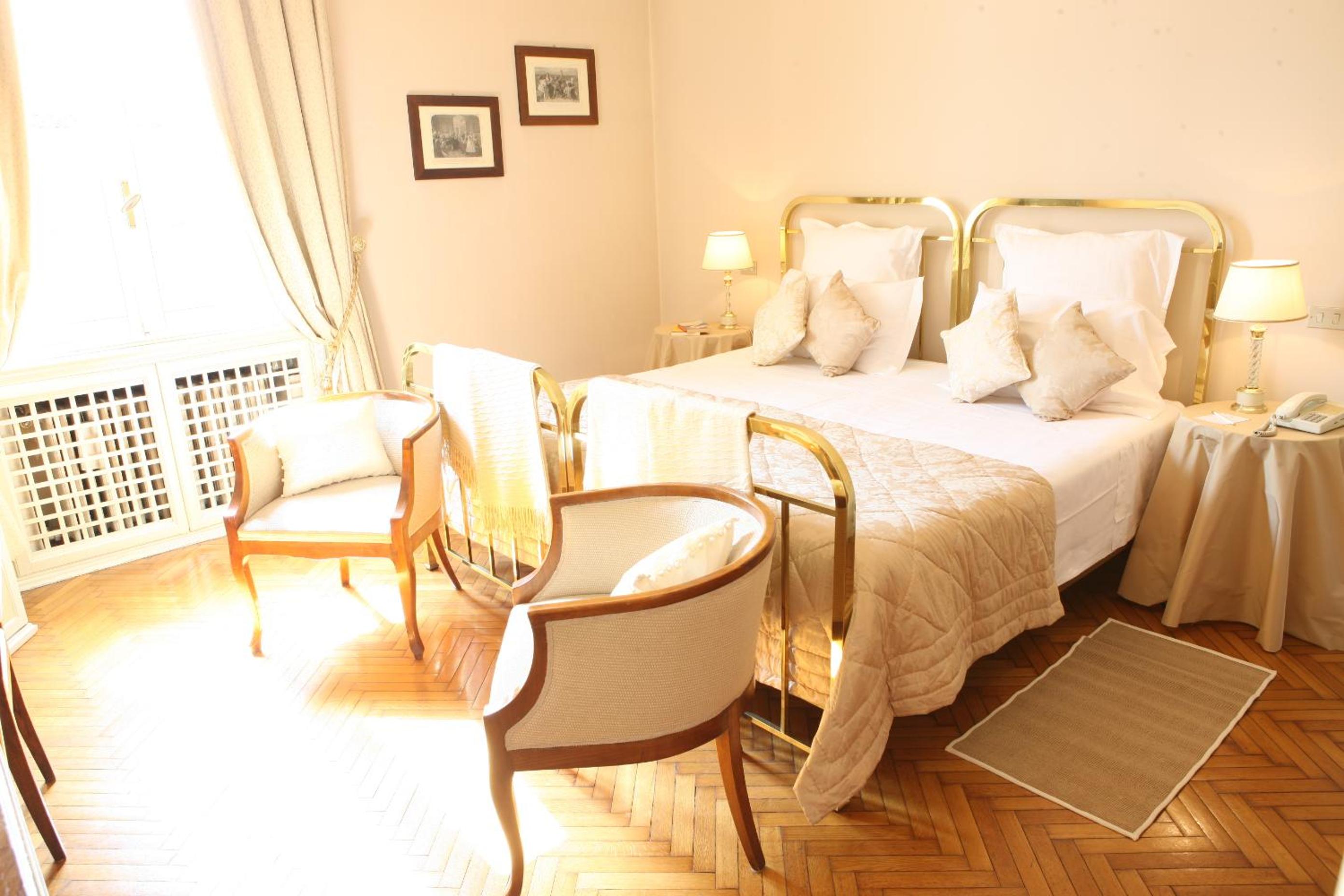 Standard Double Room - Photo 1