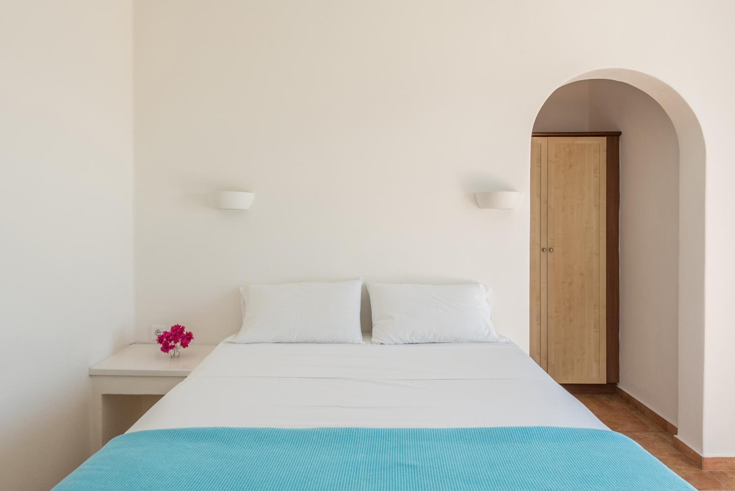 Studio Apartment with Sea View photo 3