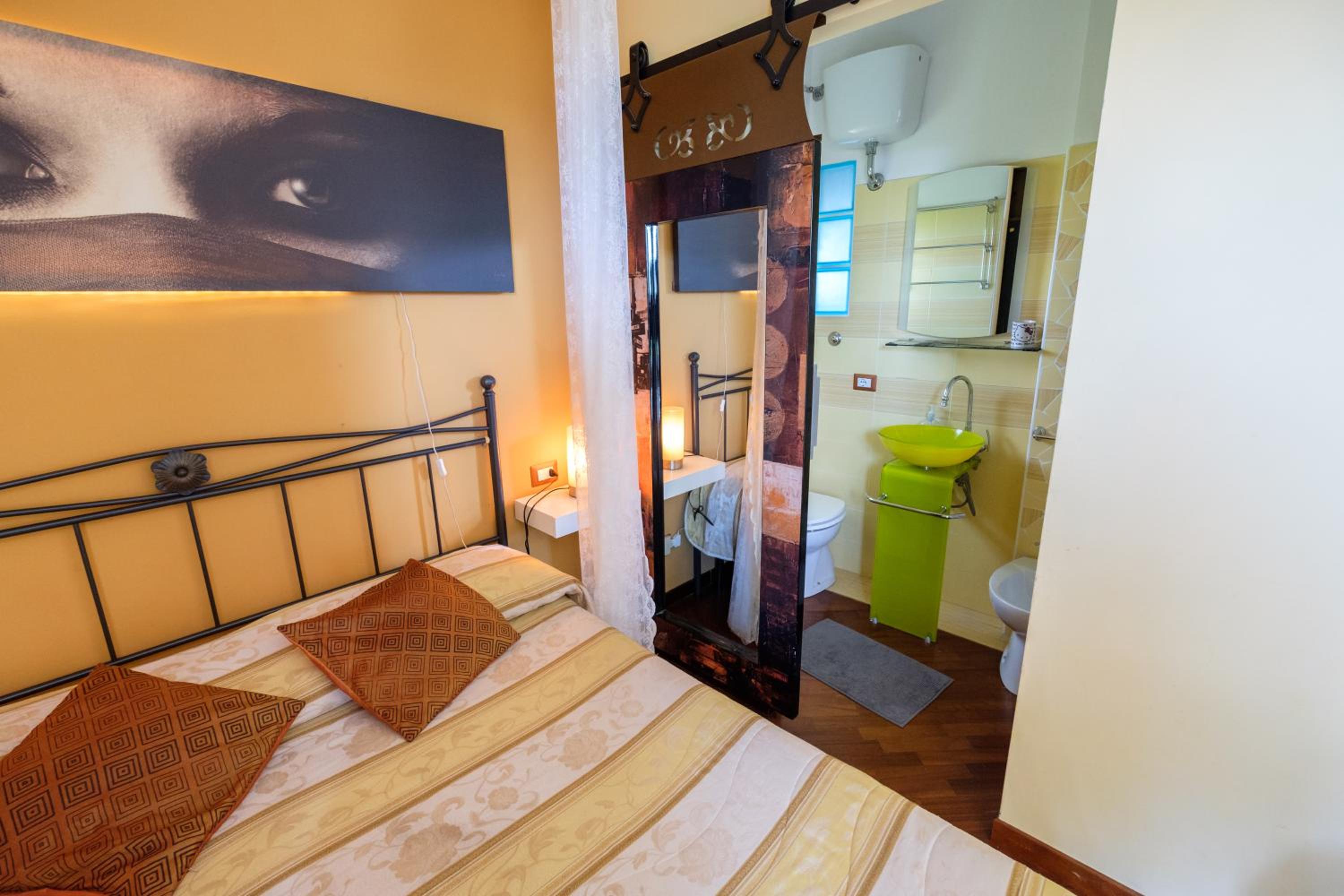 Double or Twin Room with Private Bathroom photo 1