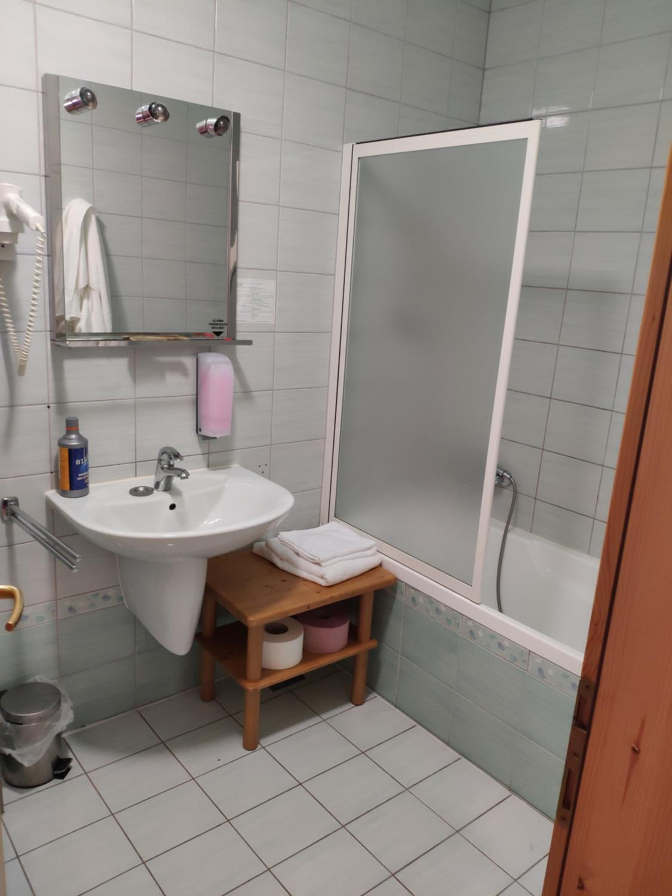 One-Bedroom Apartment - Photo 6