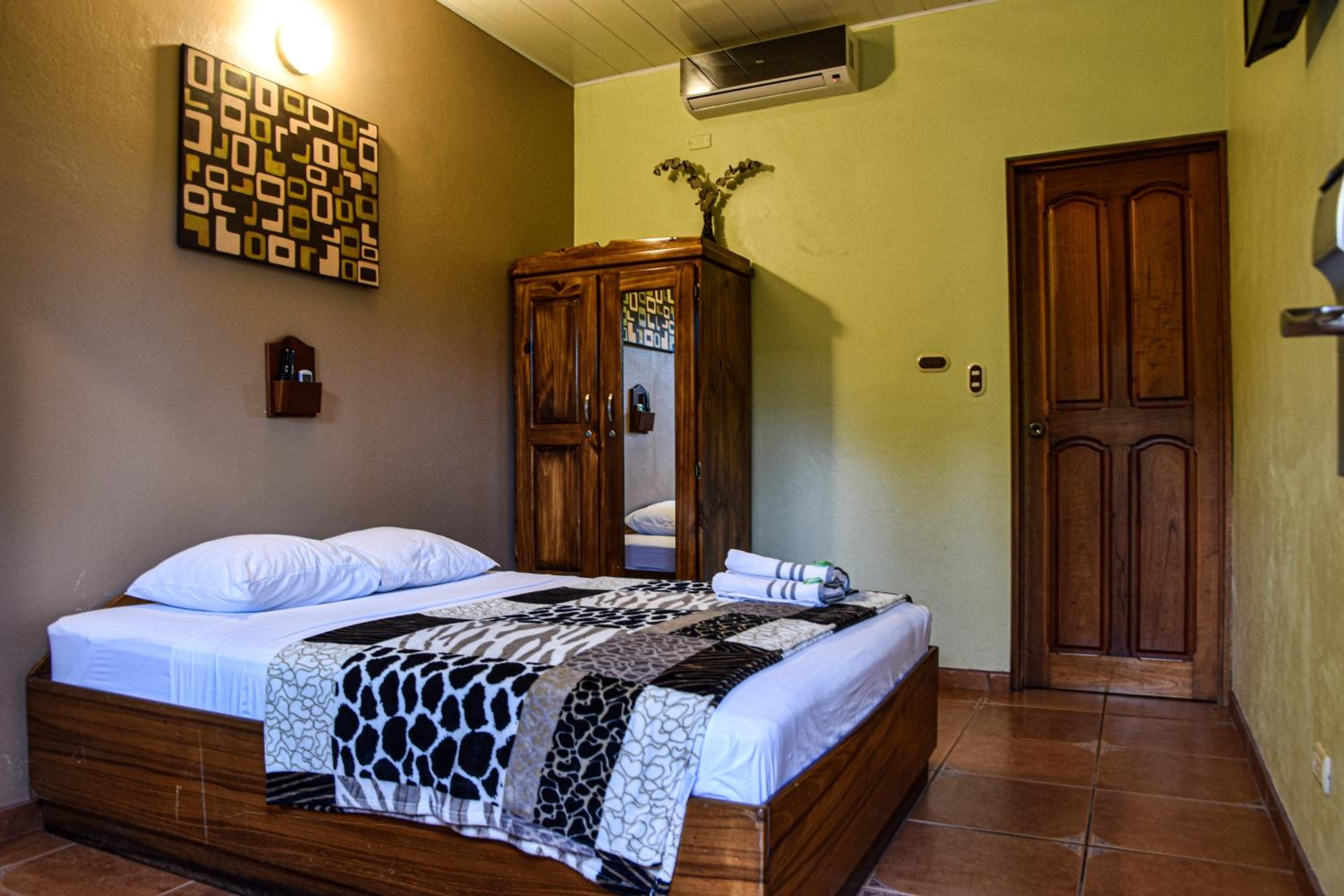 Small Double Room - Photo 1