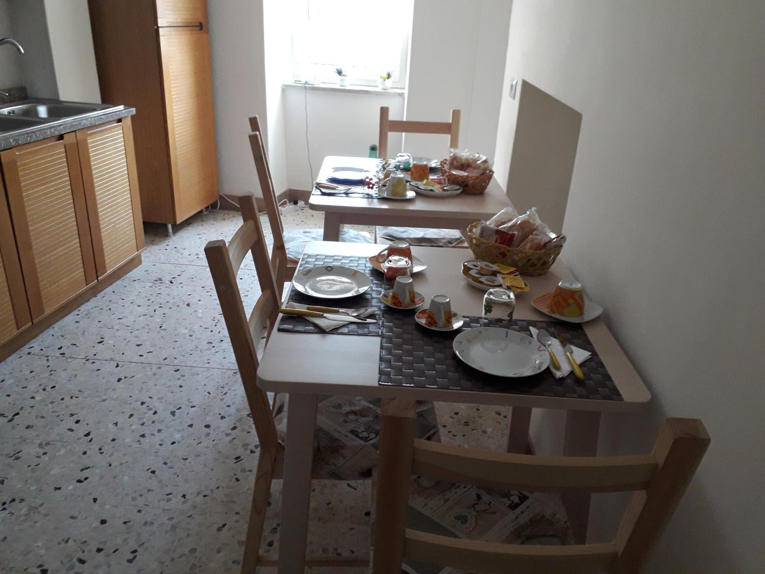 Standard King Room - Photo 2