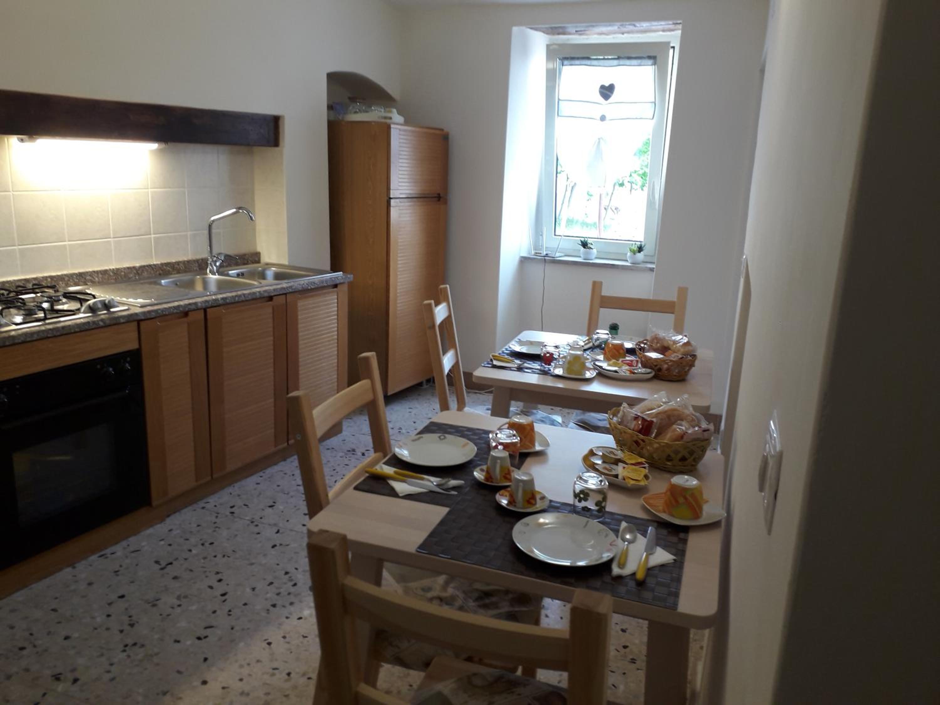Standard King Room - Photo 3