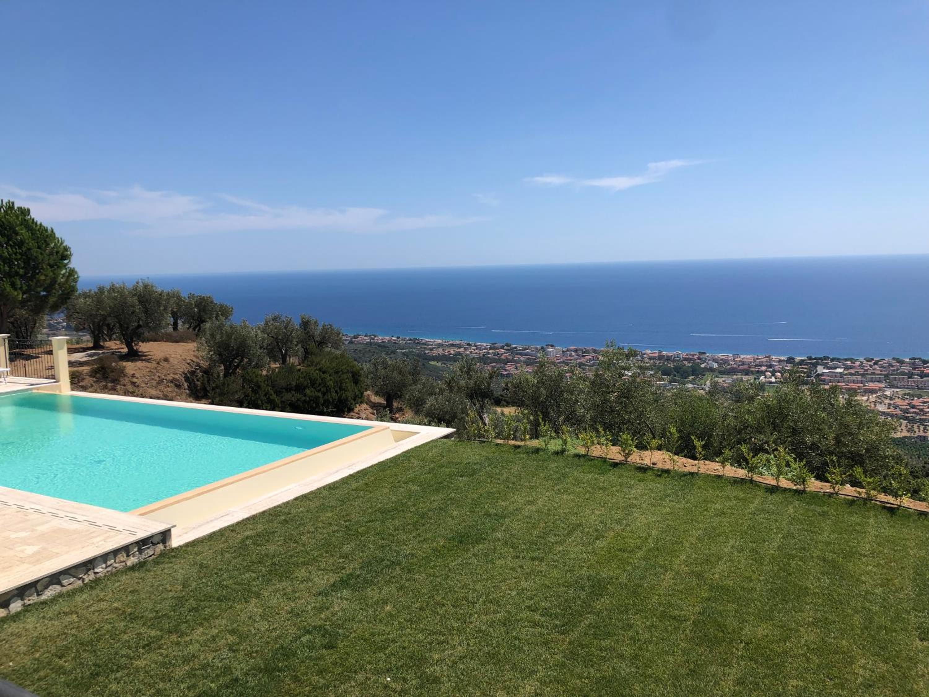 Villa photo 3