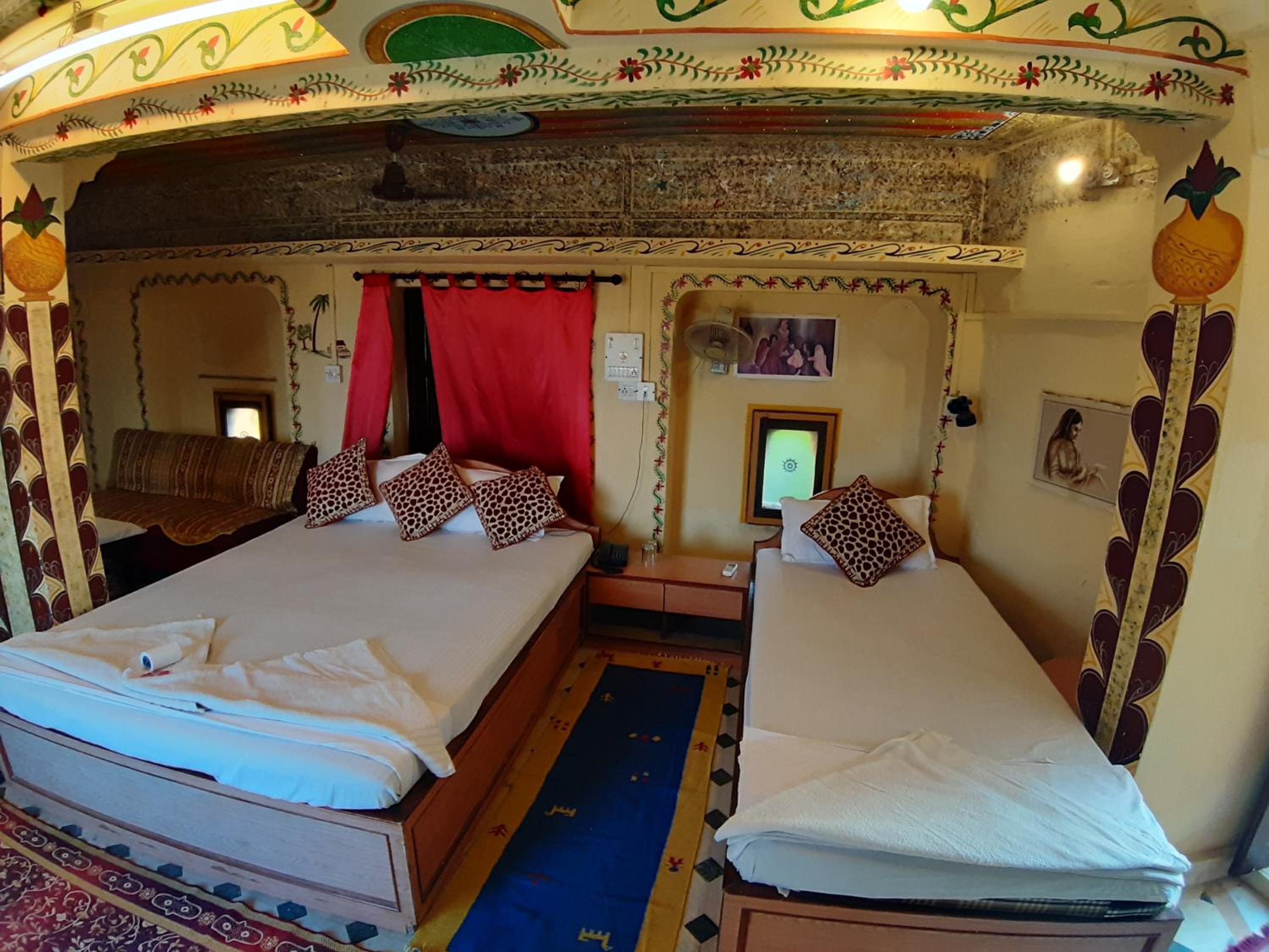 Deluxe Double or Twin Room with Lake View photo 3