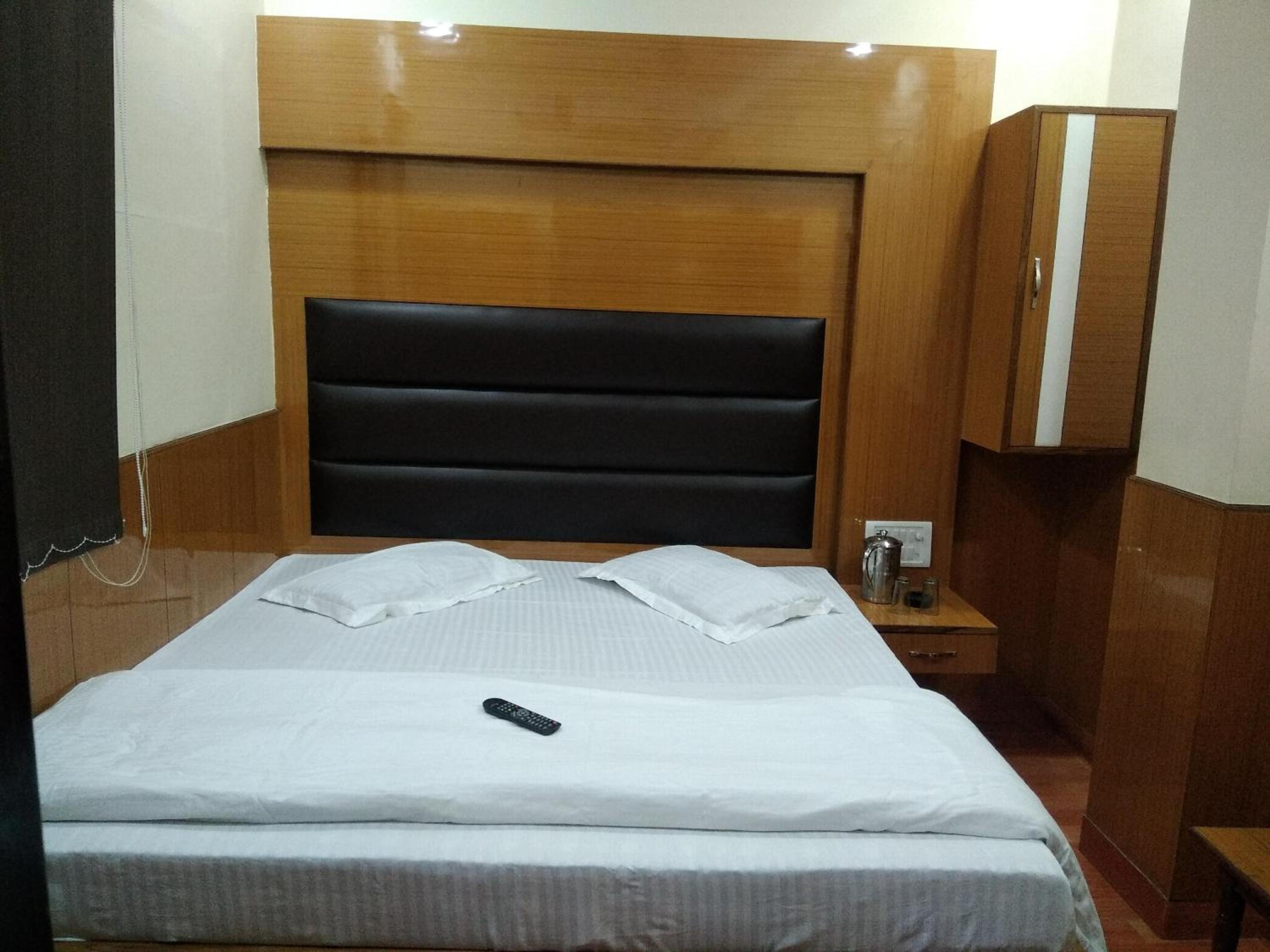 Deluxe Double Room with Shower