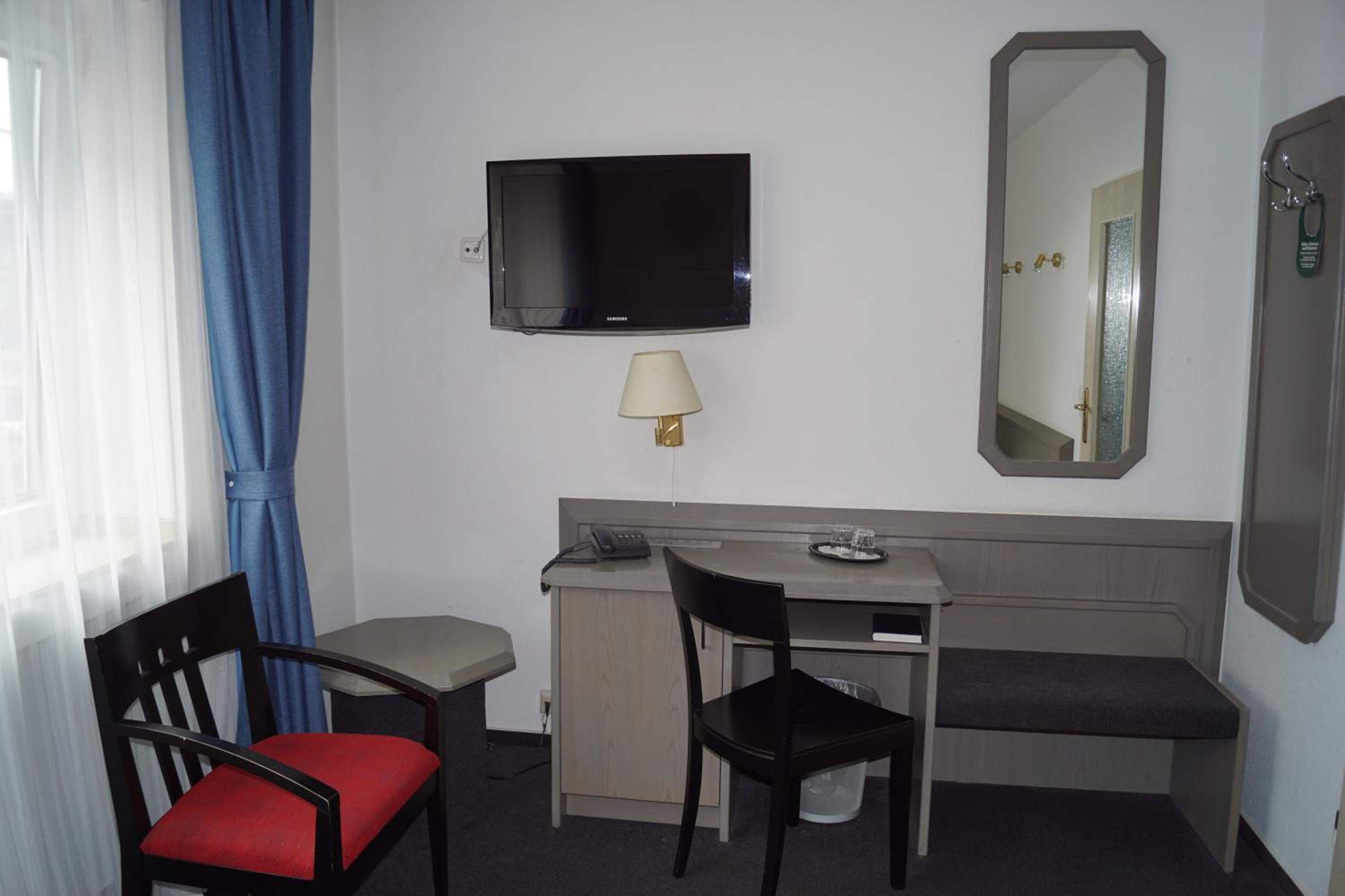 Twin Room - Photo 4