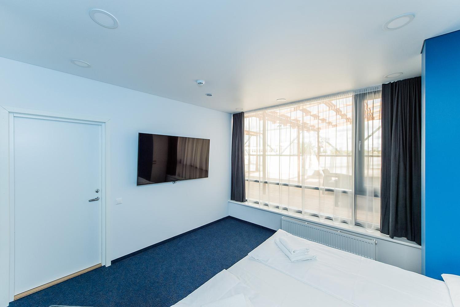 Deluxe Apartment with Kitchen - Photo 3