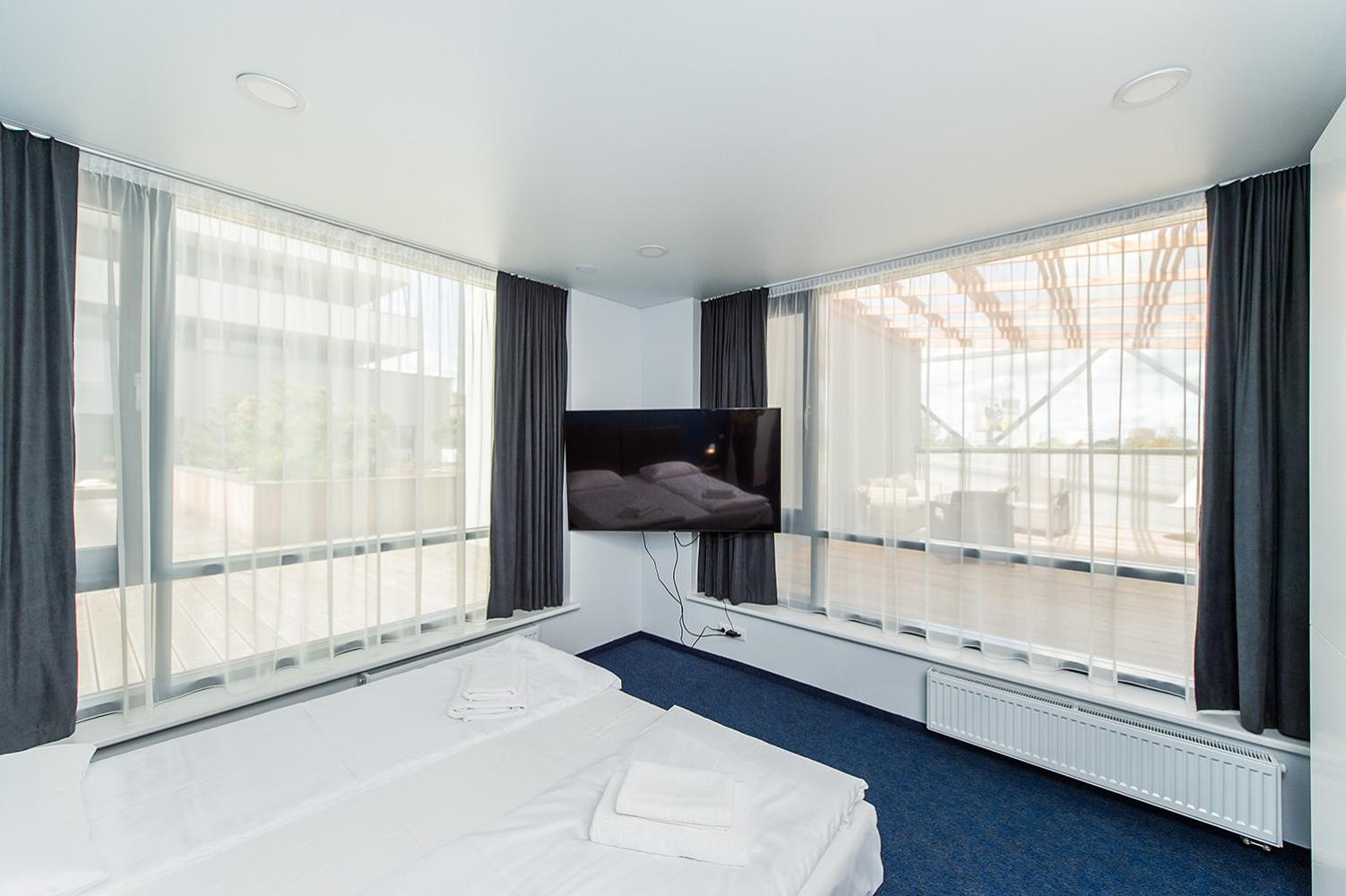 Deluxe Apartment with Jet Bath - Photo 4