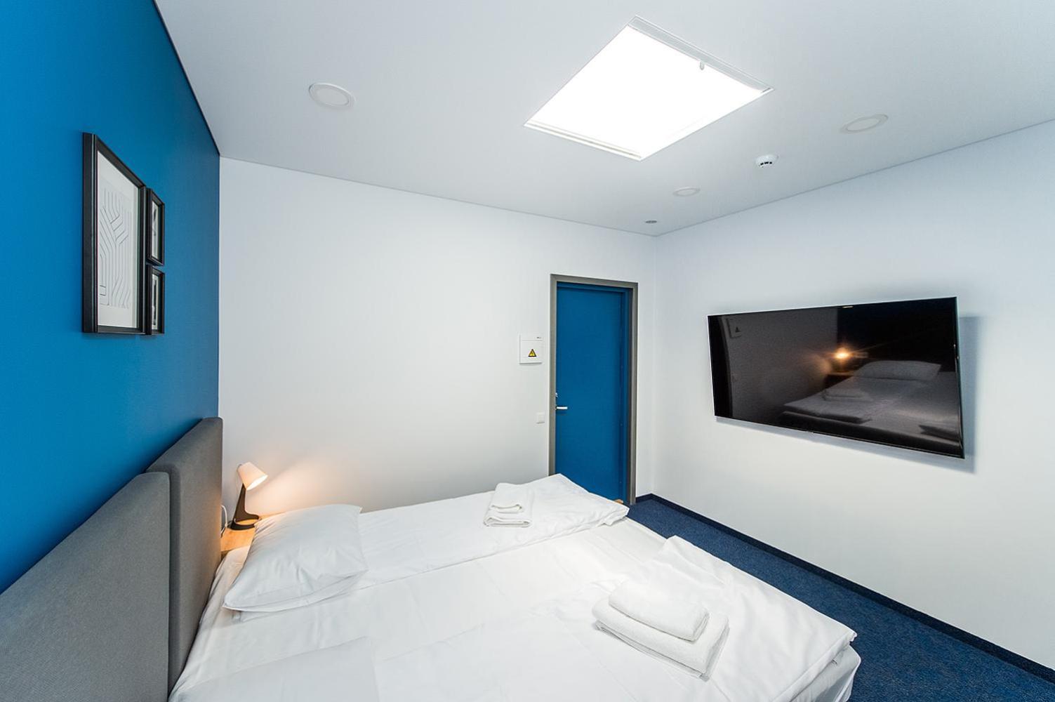 Apartment with Shower - Photo 3