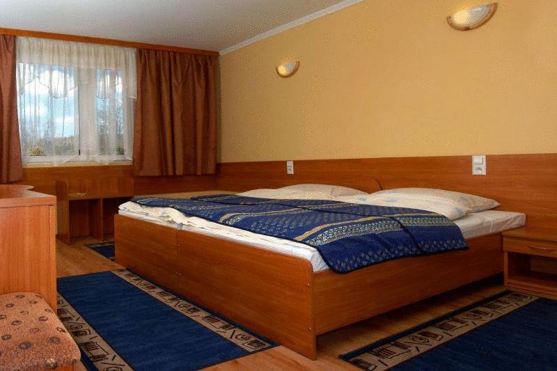 Twin/Double Room - Photo 10