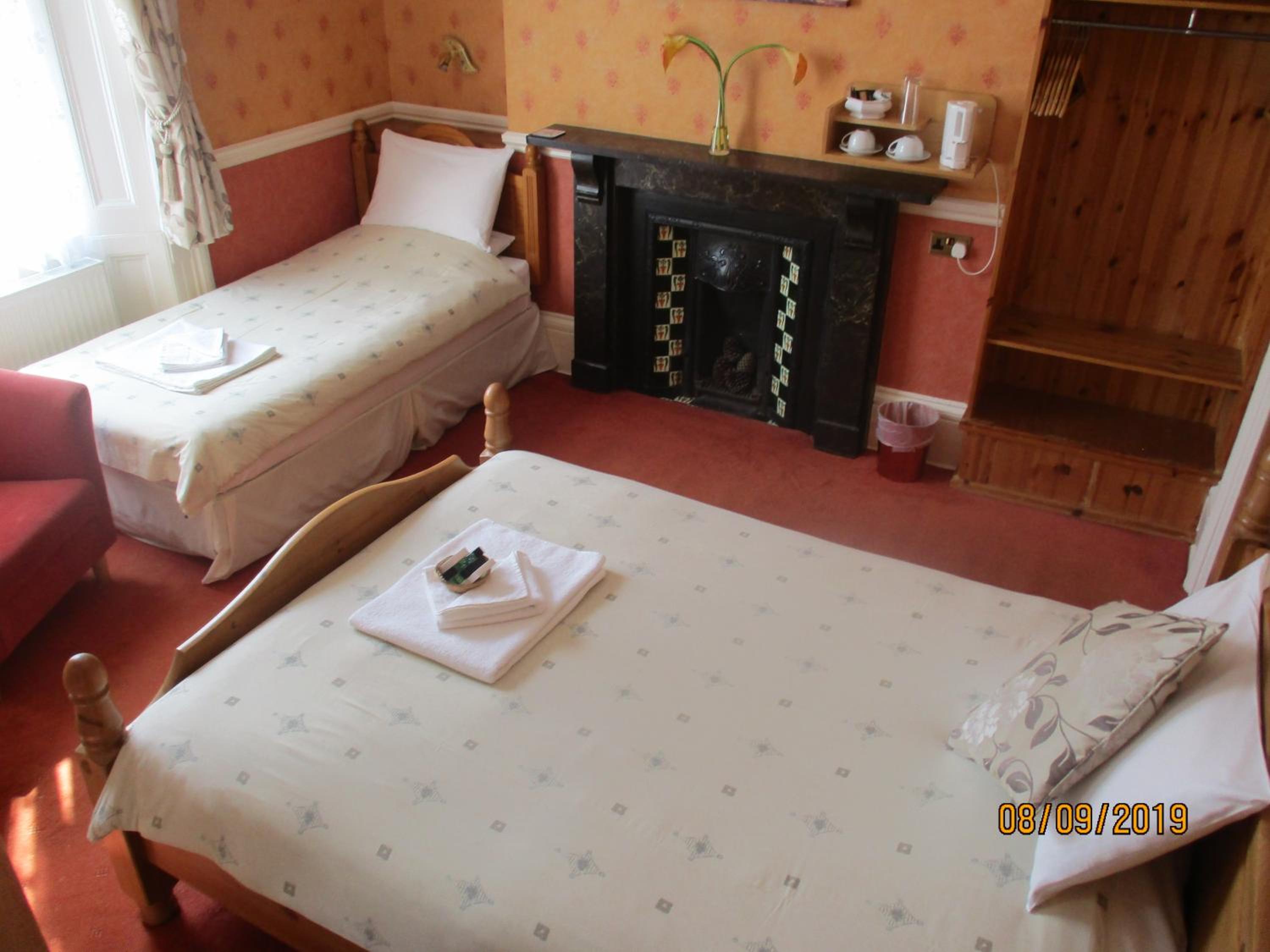Double or Twin Room with Shower photo 2