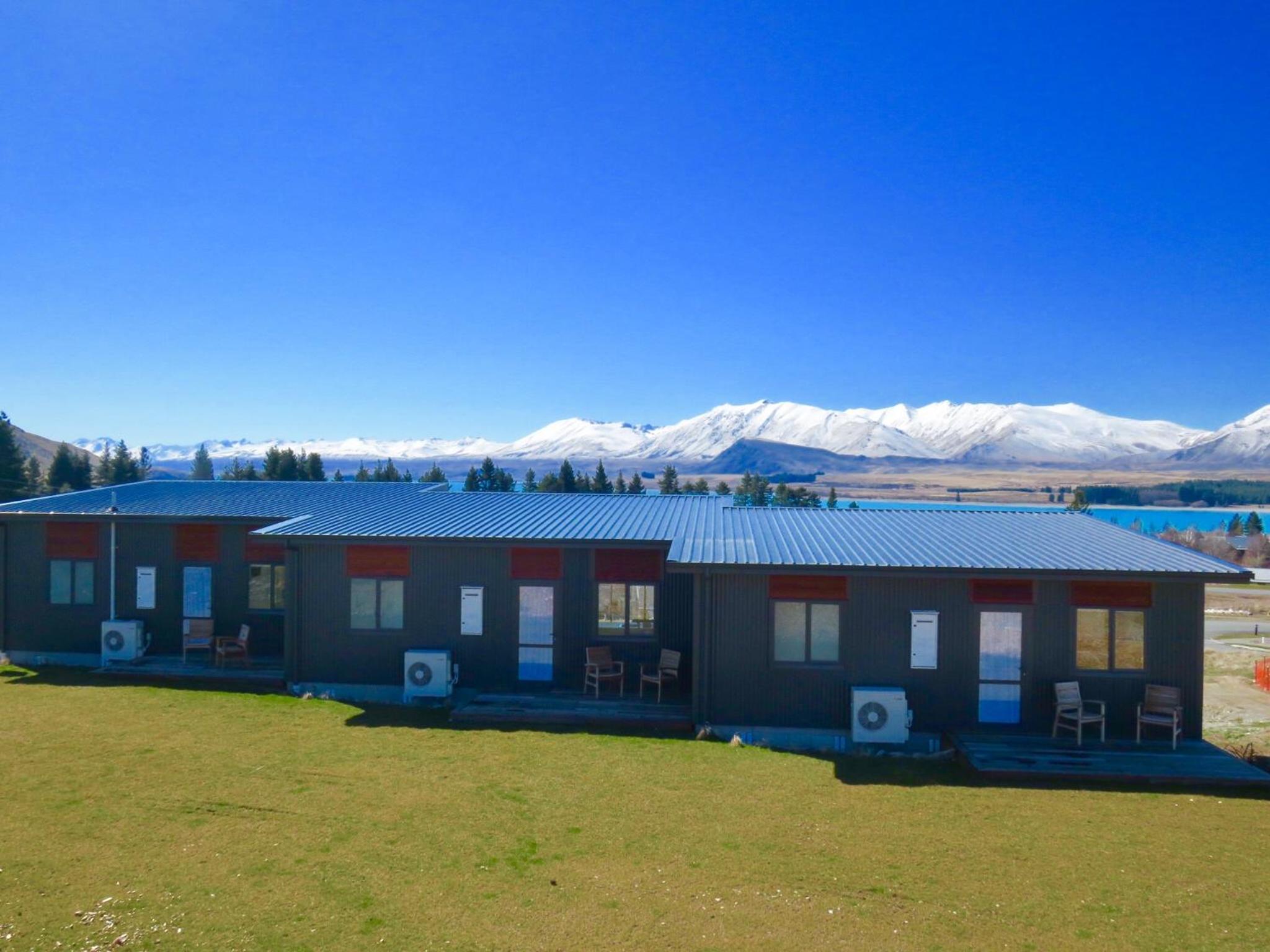 Apartment with Lake View - Photo 2