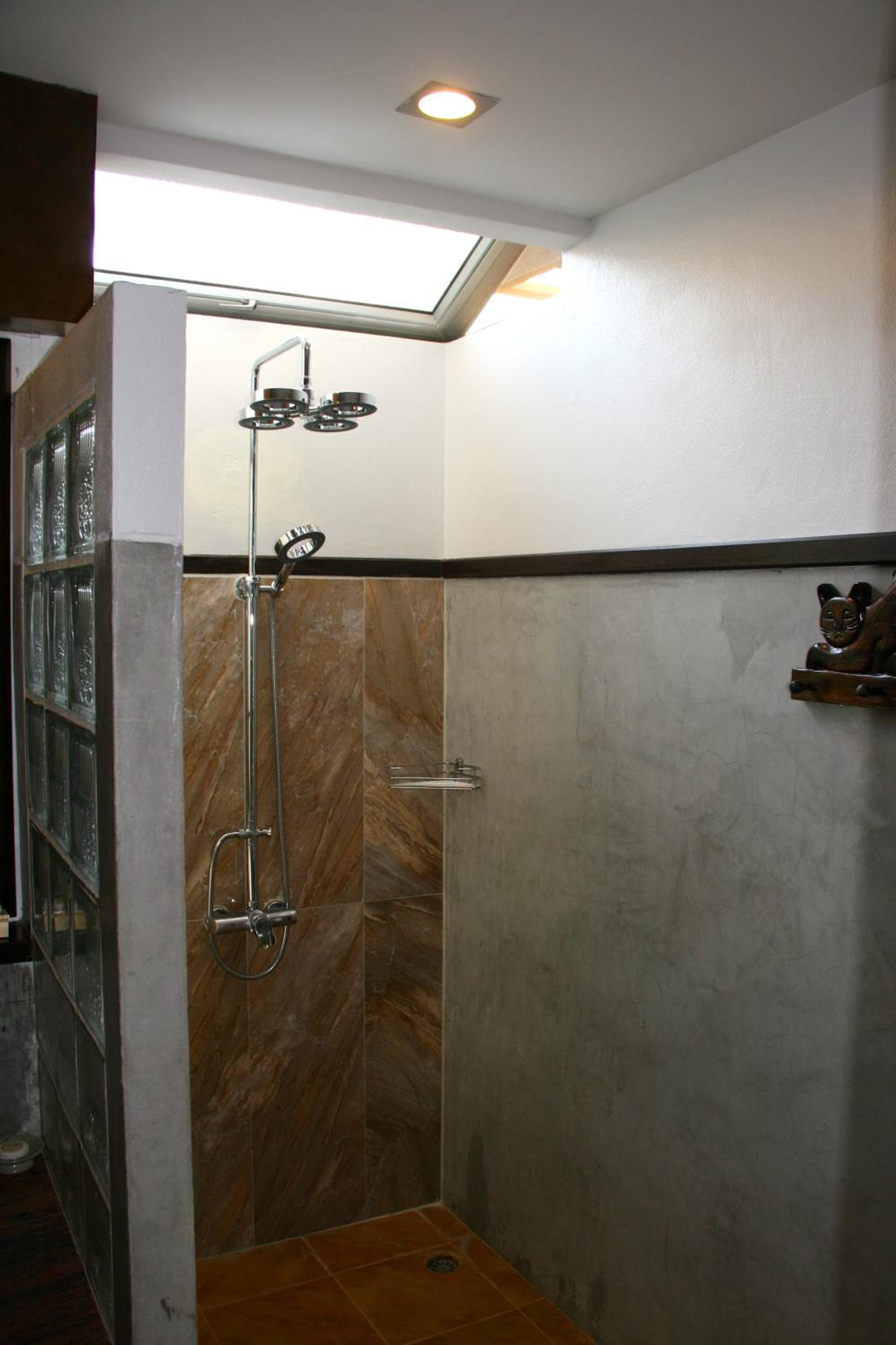 Suite with Living Room - Photo 7