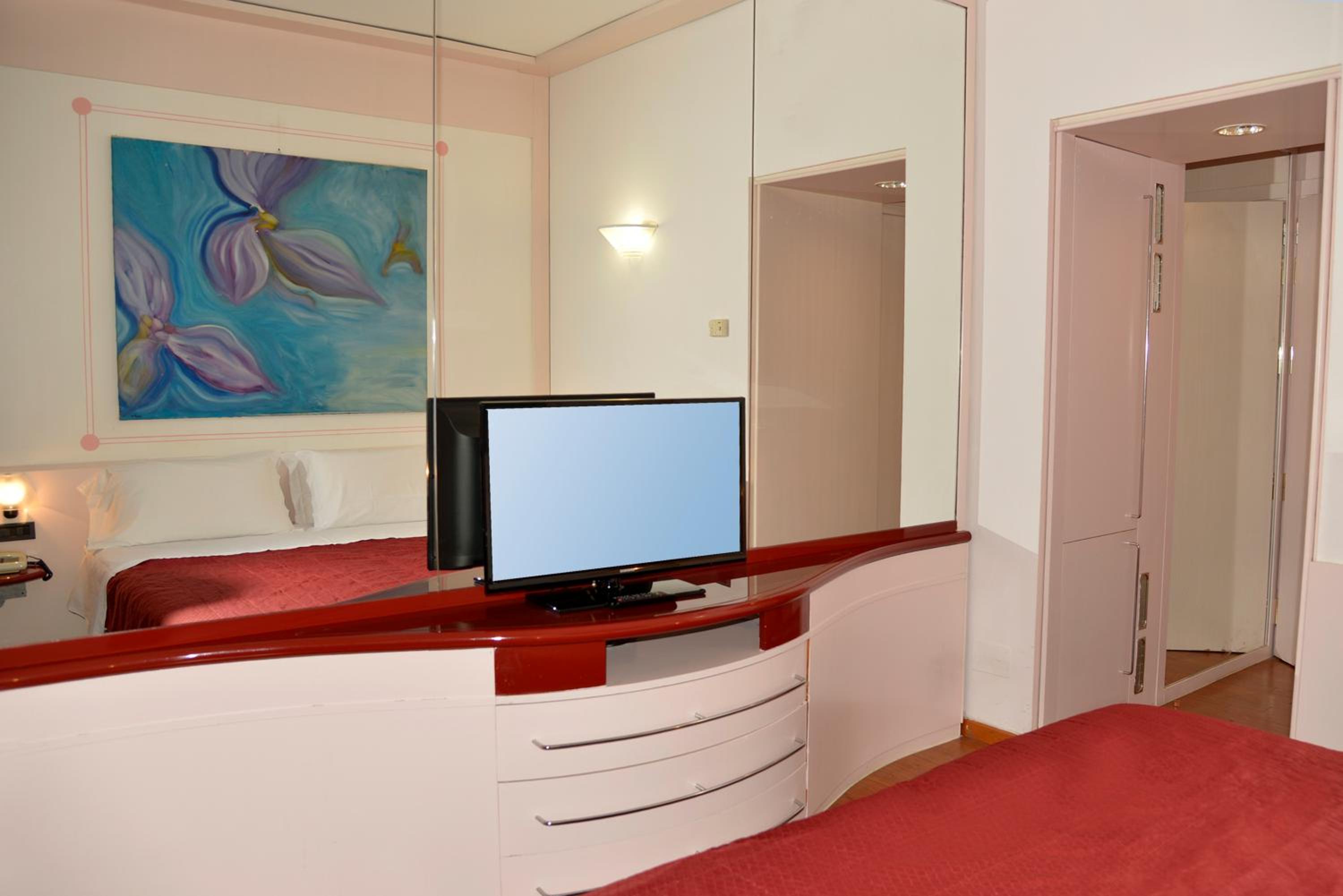 Double Room - Photo 6