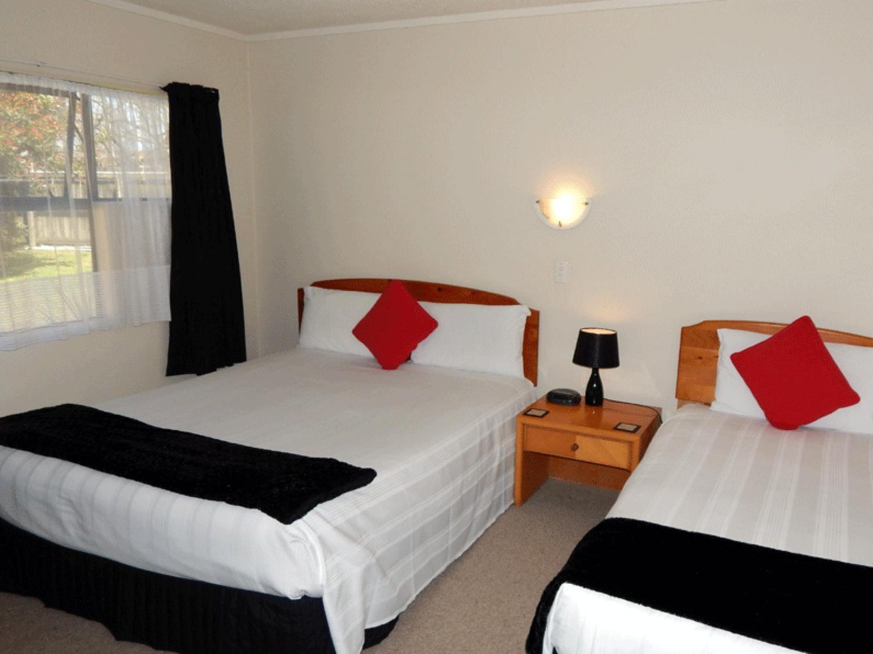 One-Bedroom Suite (Sleeps 4) photo 1