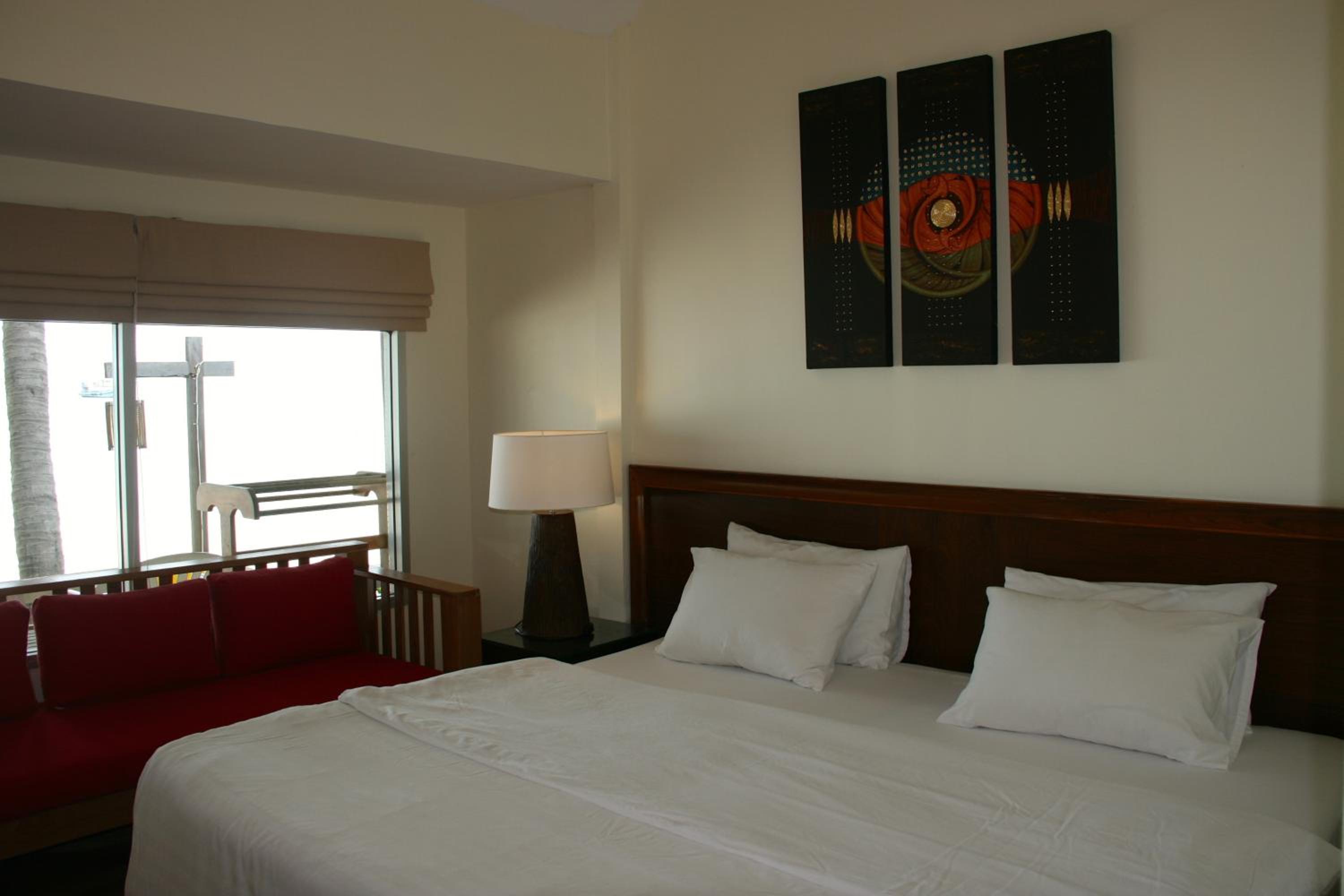 Villa - Beach Front - Photo 1