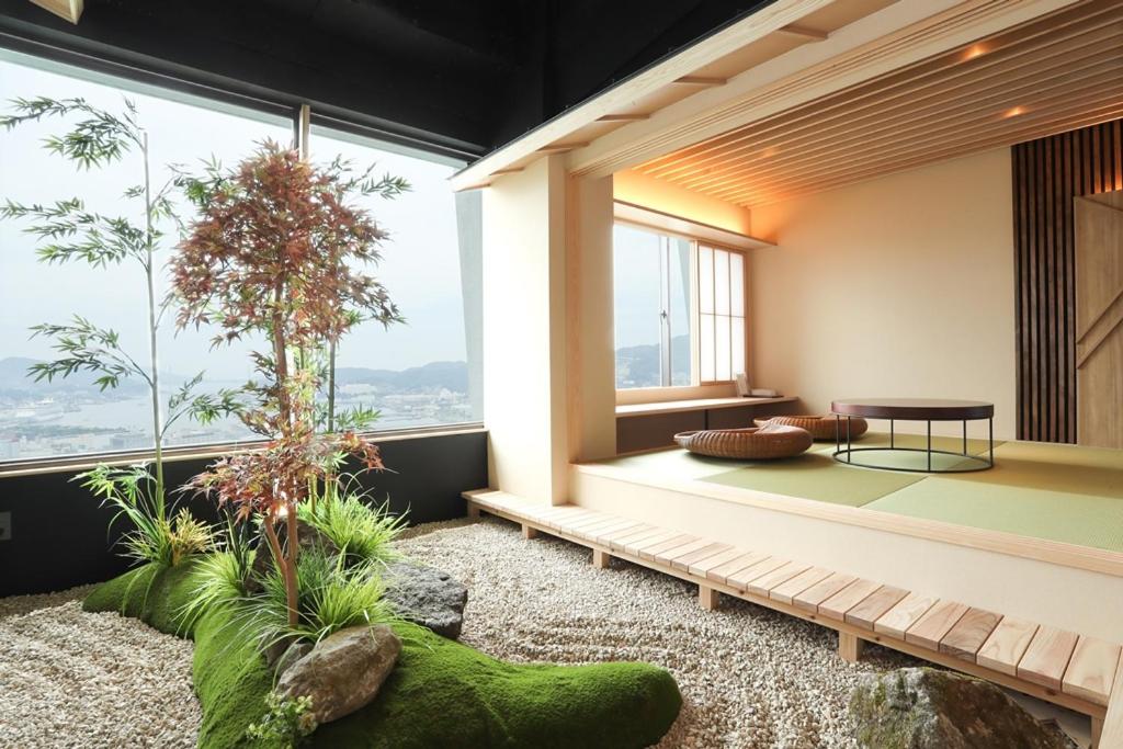 Deluxe Suite with Sea View photo 3