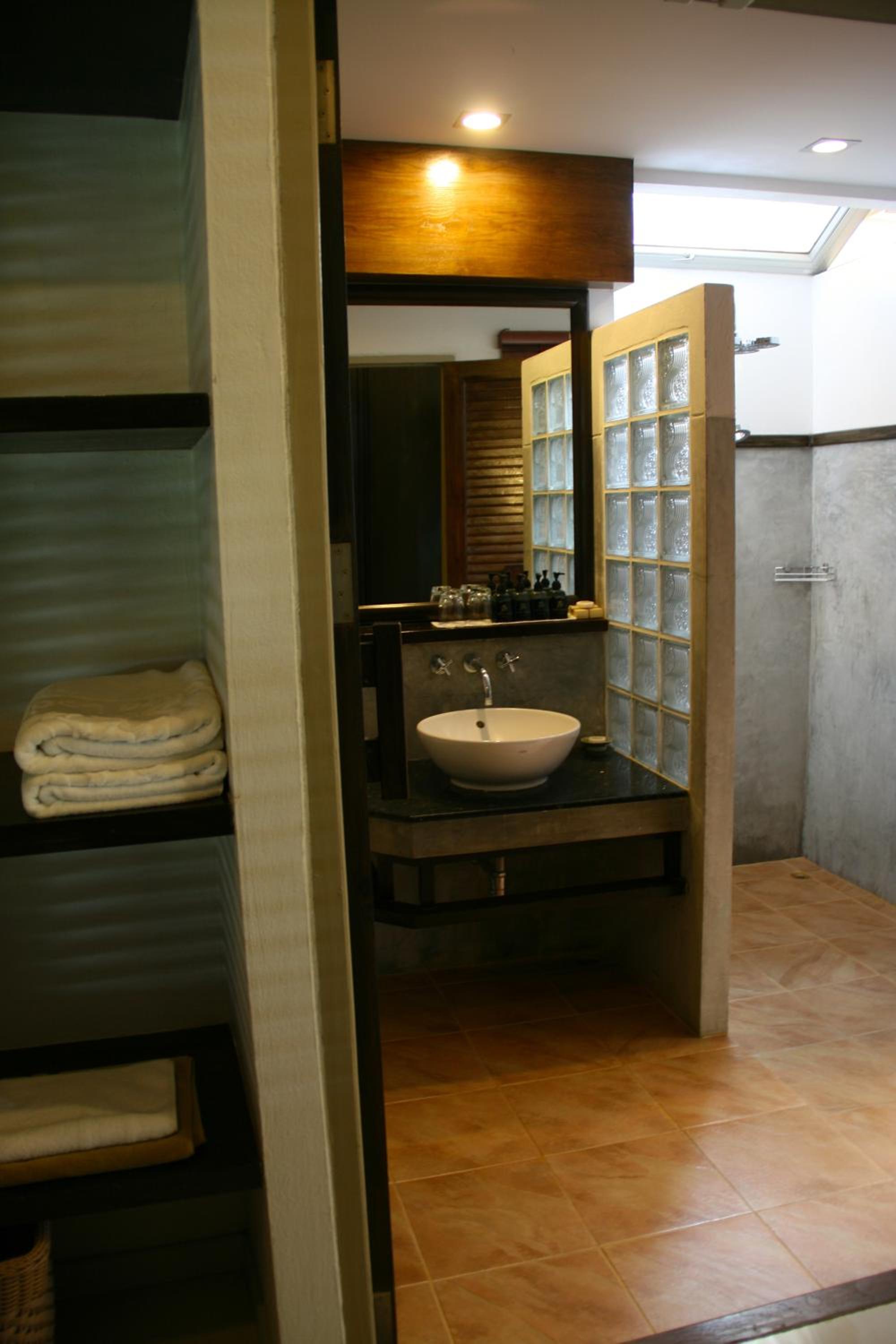 Suite - Photo 6
