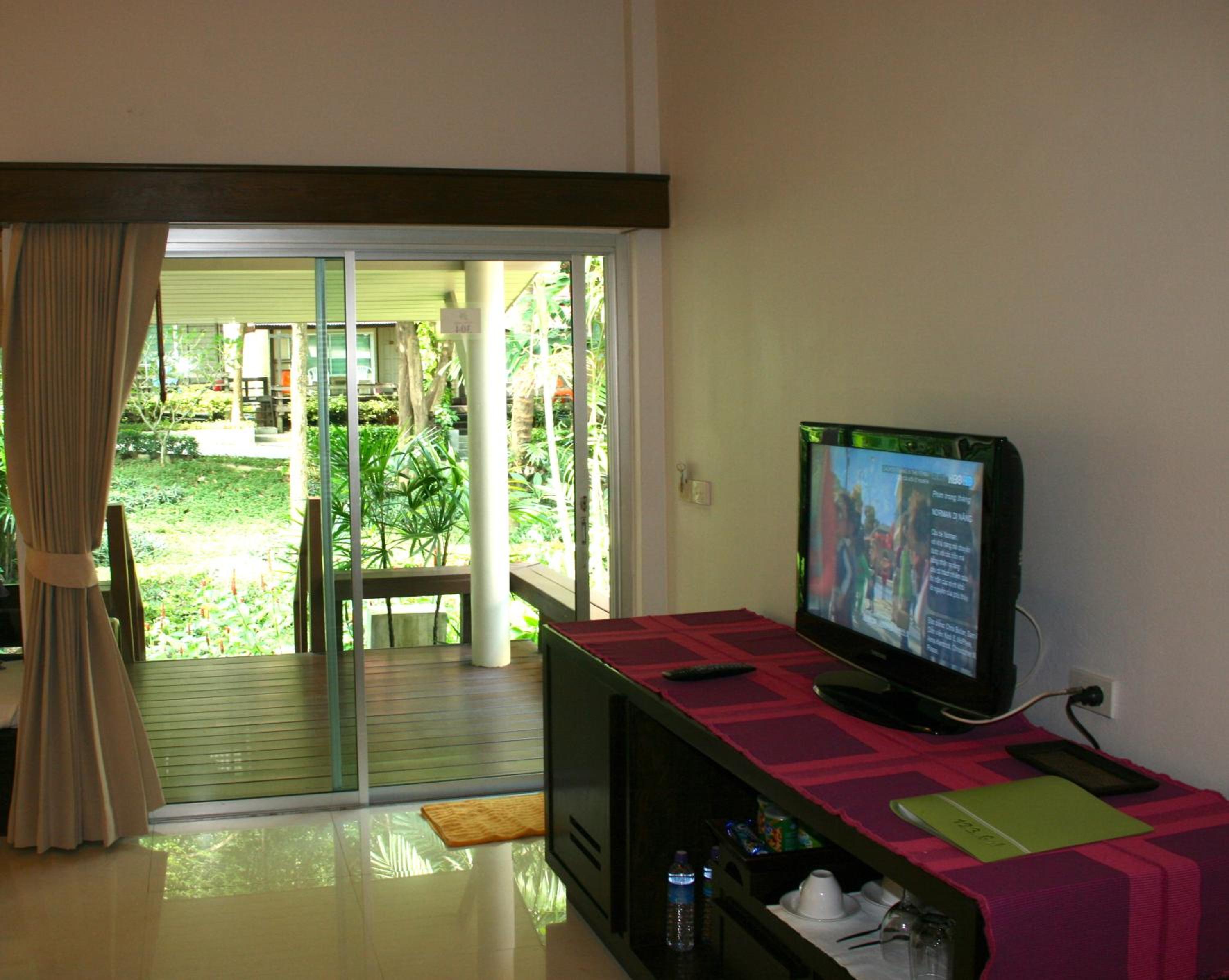 Suite - Photo 7