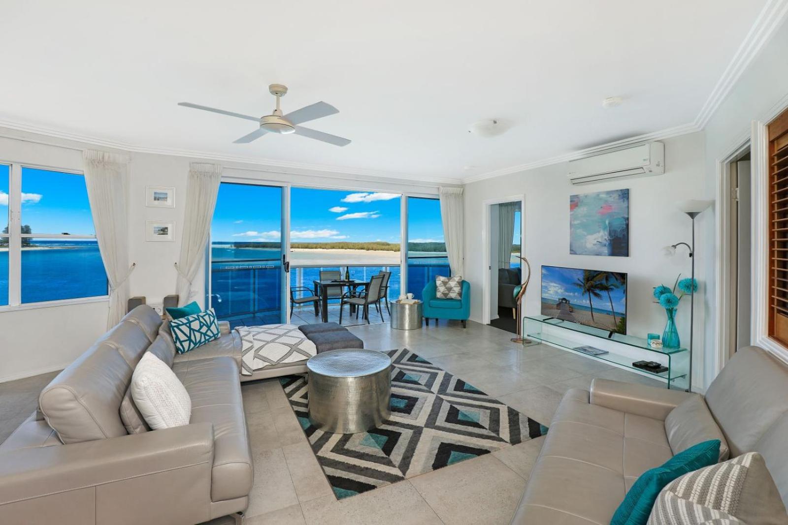 Two-Bedroom Penthouse Apartment - Absolute Waterfront  photo 1