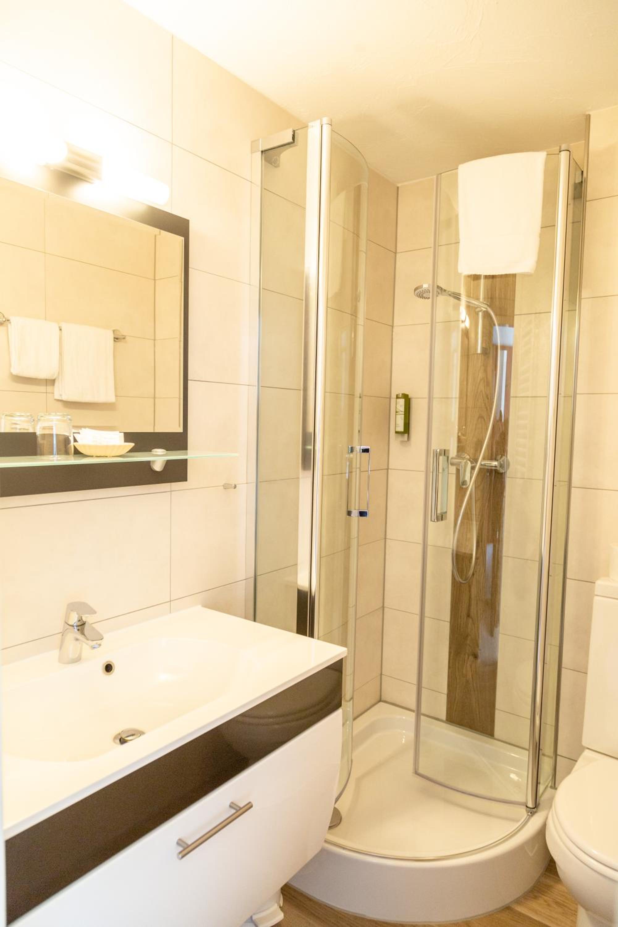 Economy Single Room In Guest House photo 3