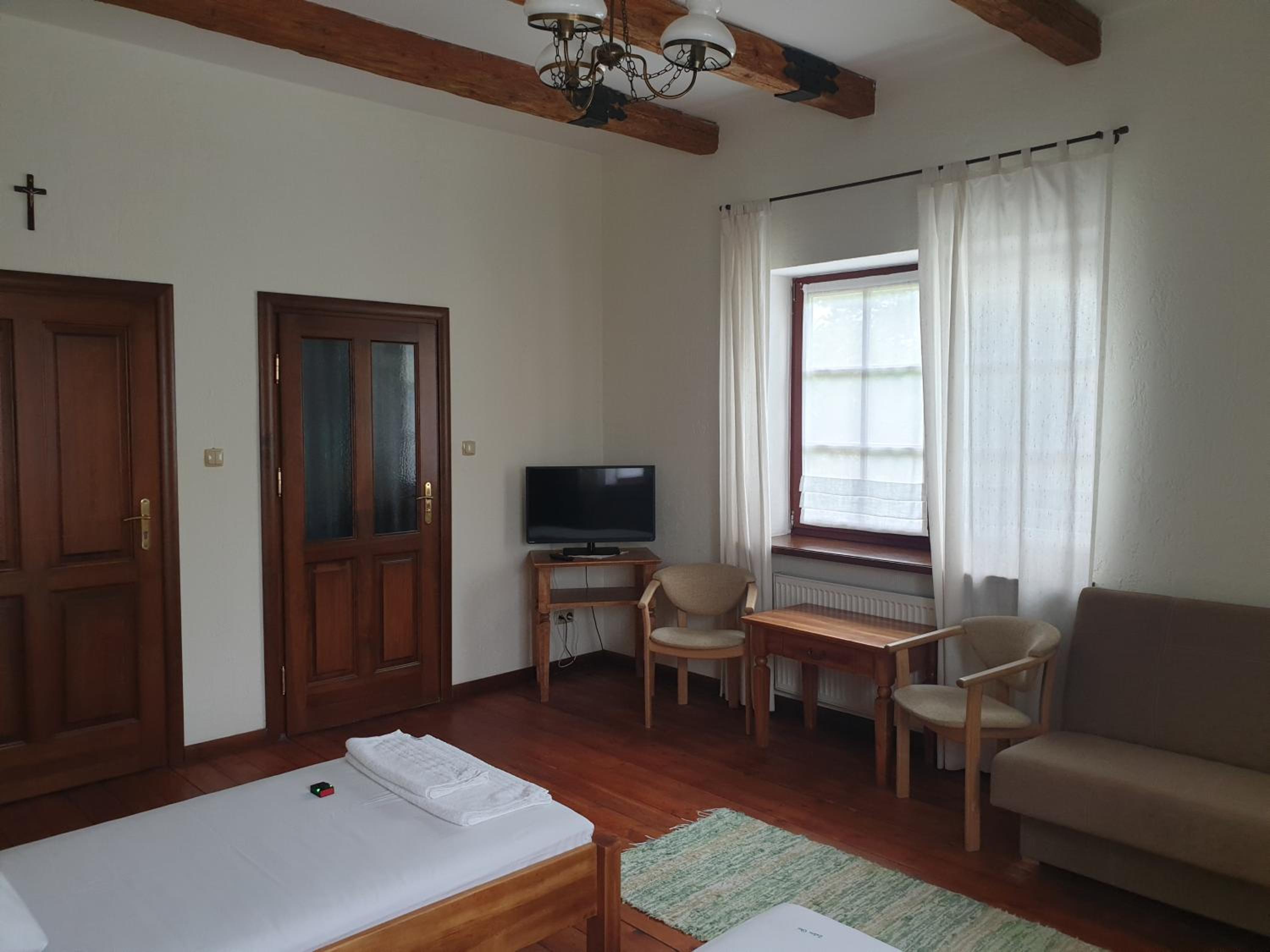 Family Room - Photo 8