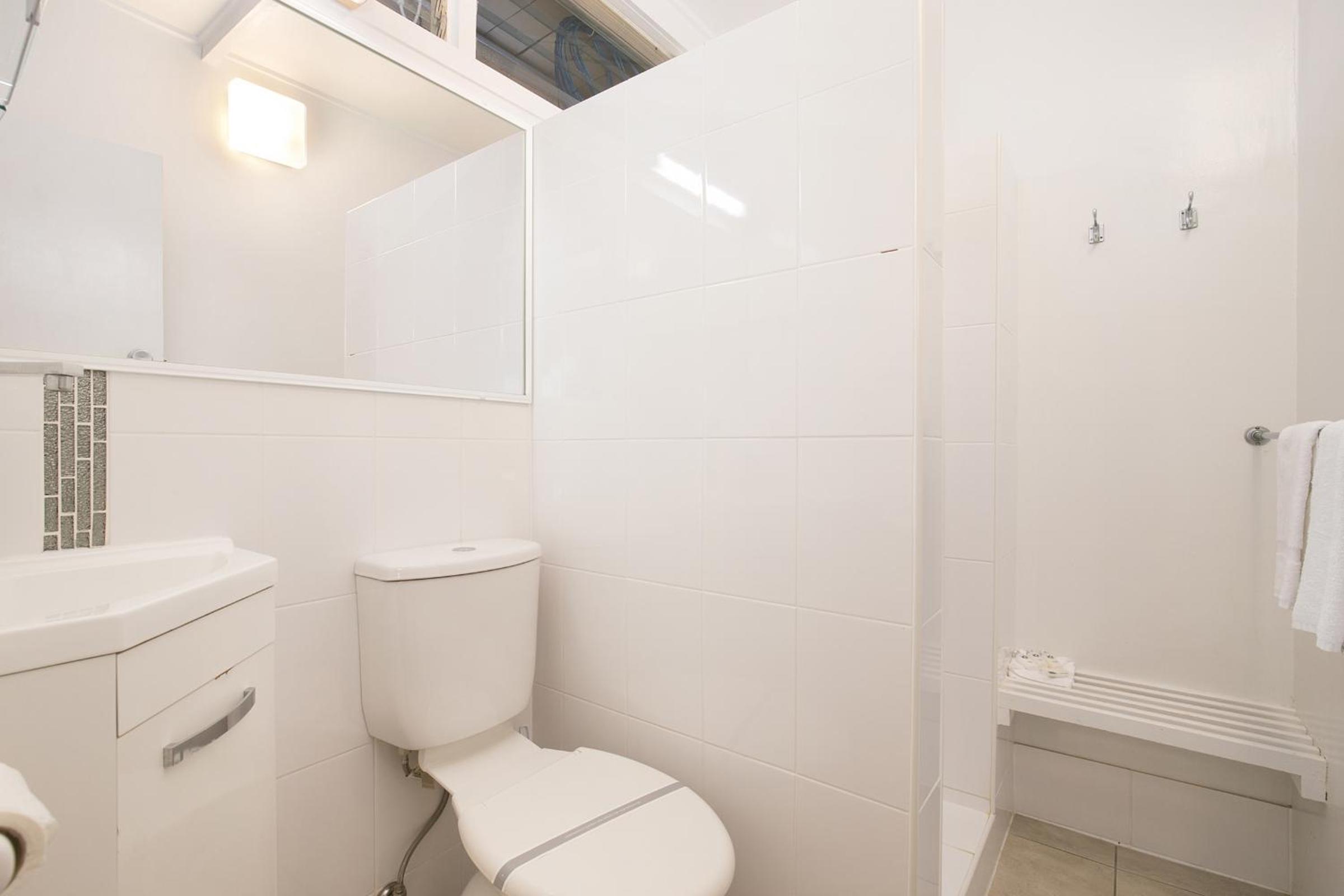 Double Room - Photo 5