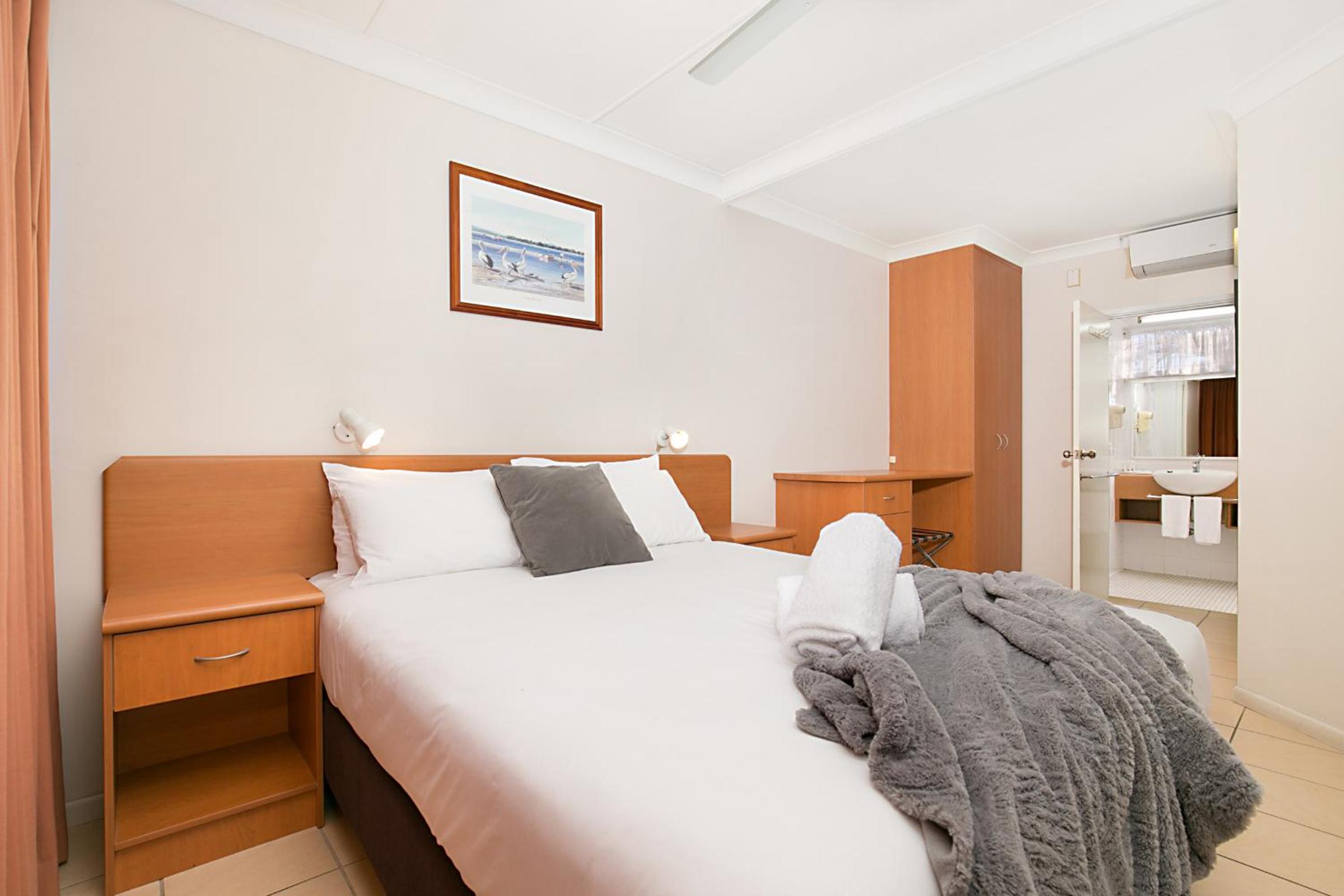 Deluxe Family Suite - Photo 6