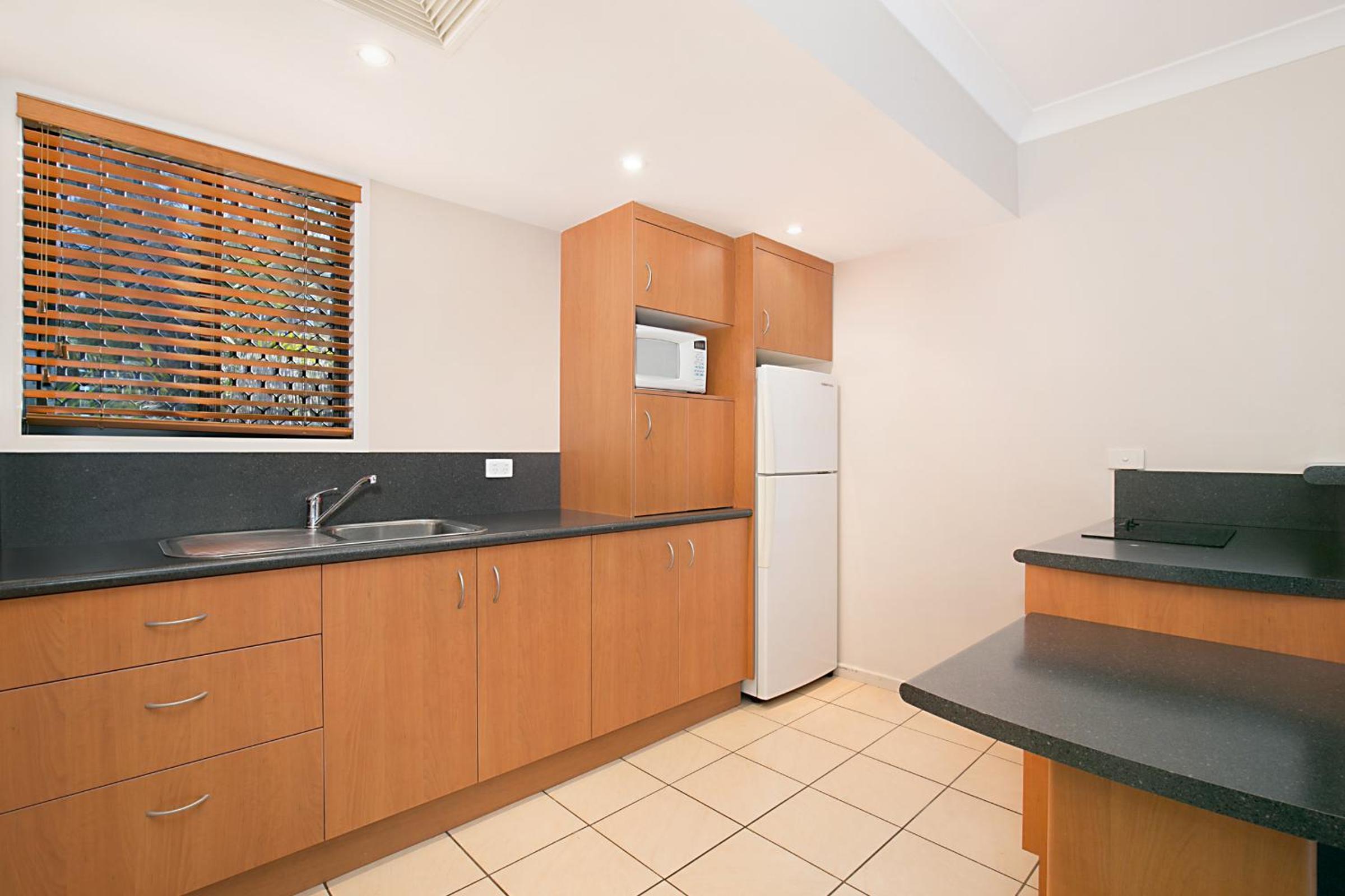 Deluxe Family Suite - Photo 4