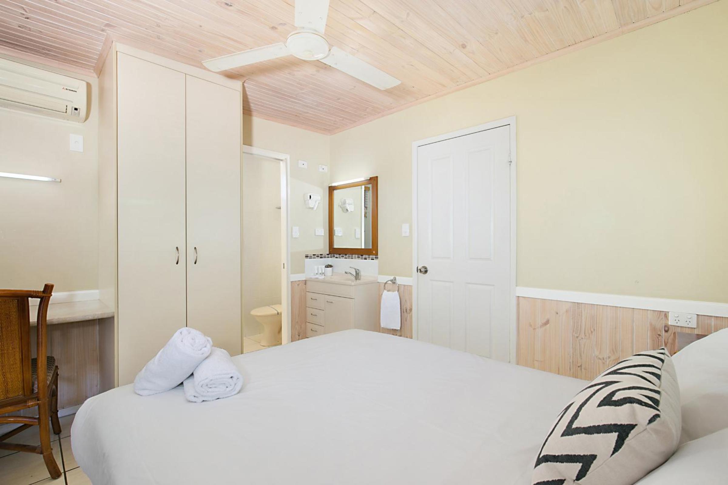 Two-Bedroom Villa - Photo 5