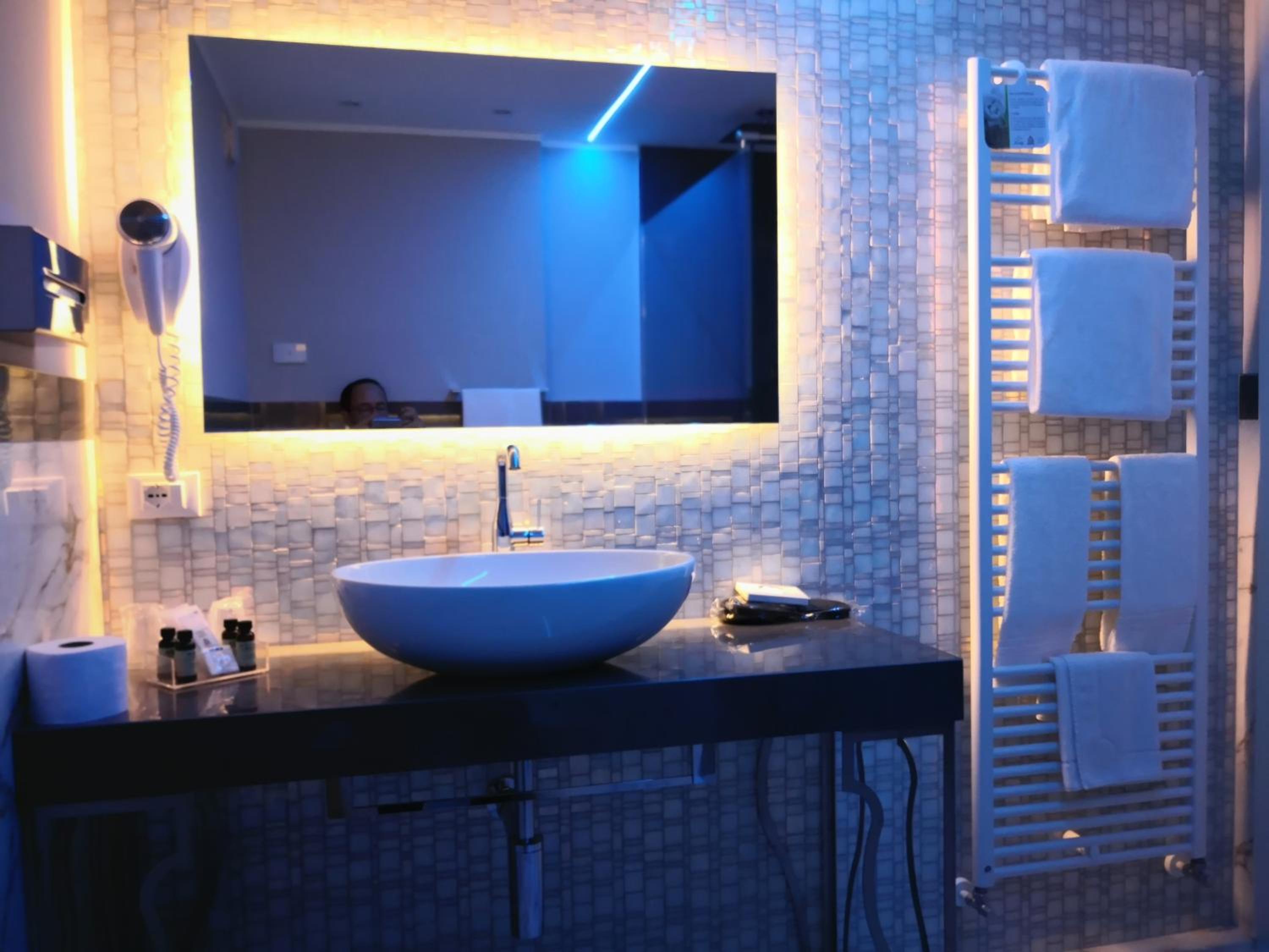 Premium Double or Twin Room - Photo 2