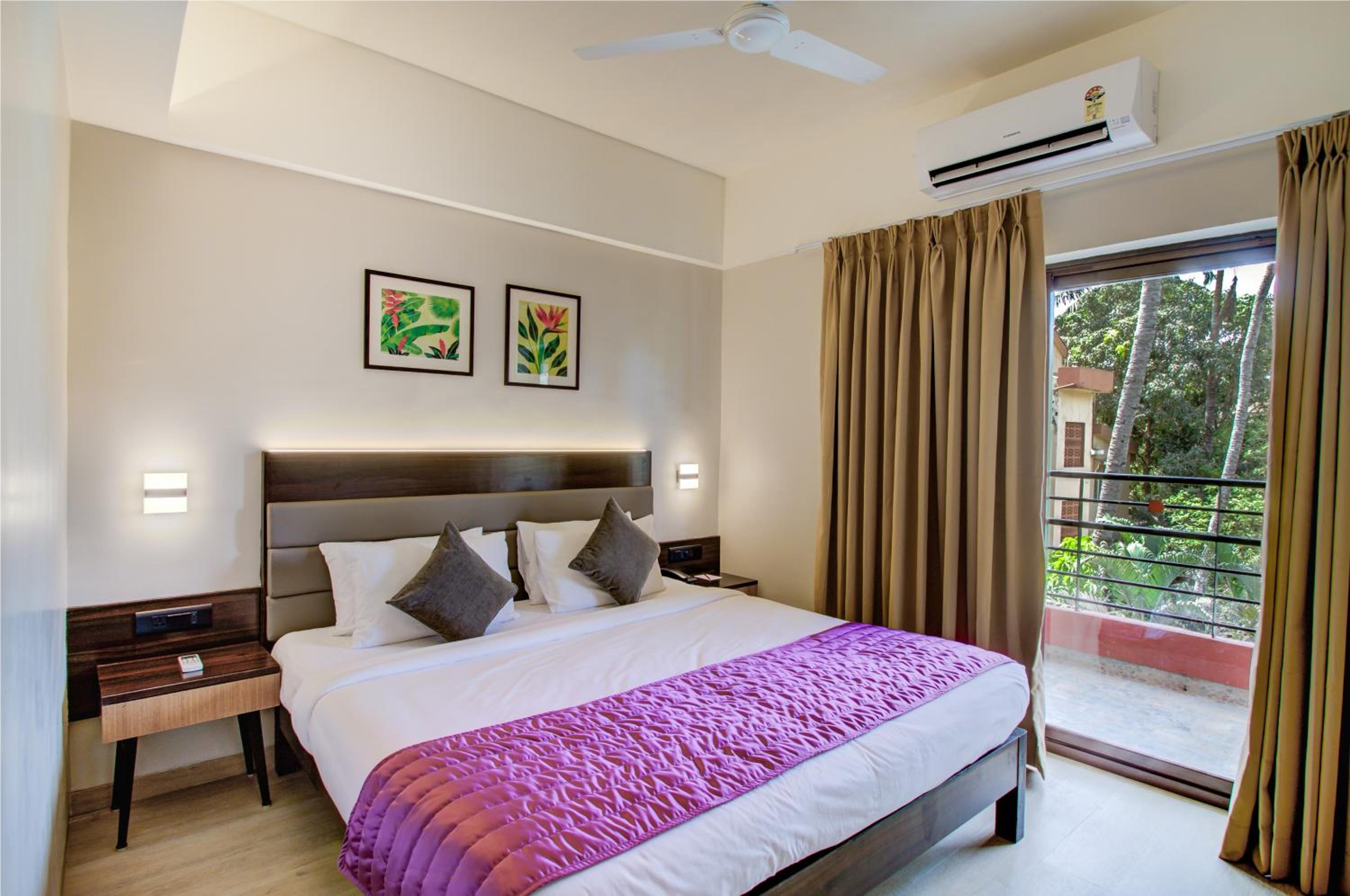 Pool View Suite - Photo 1