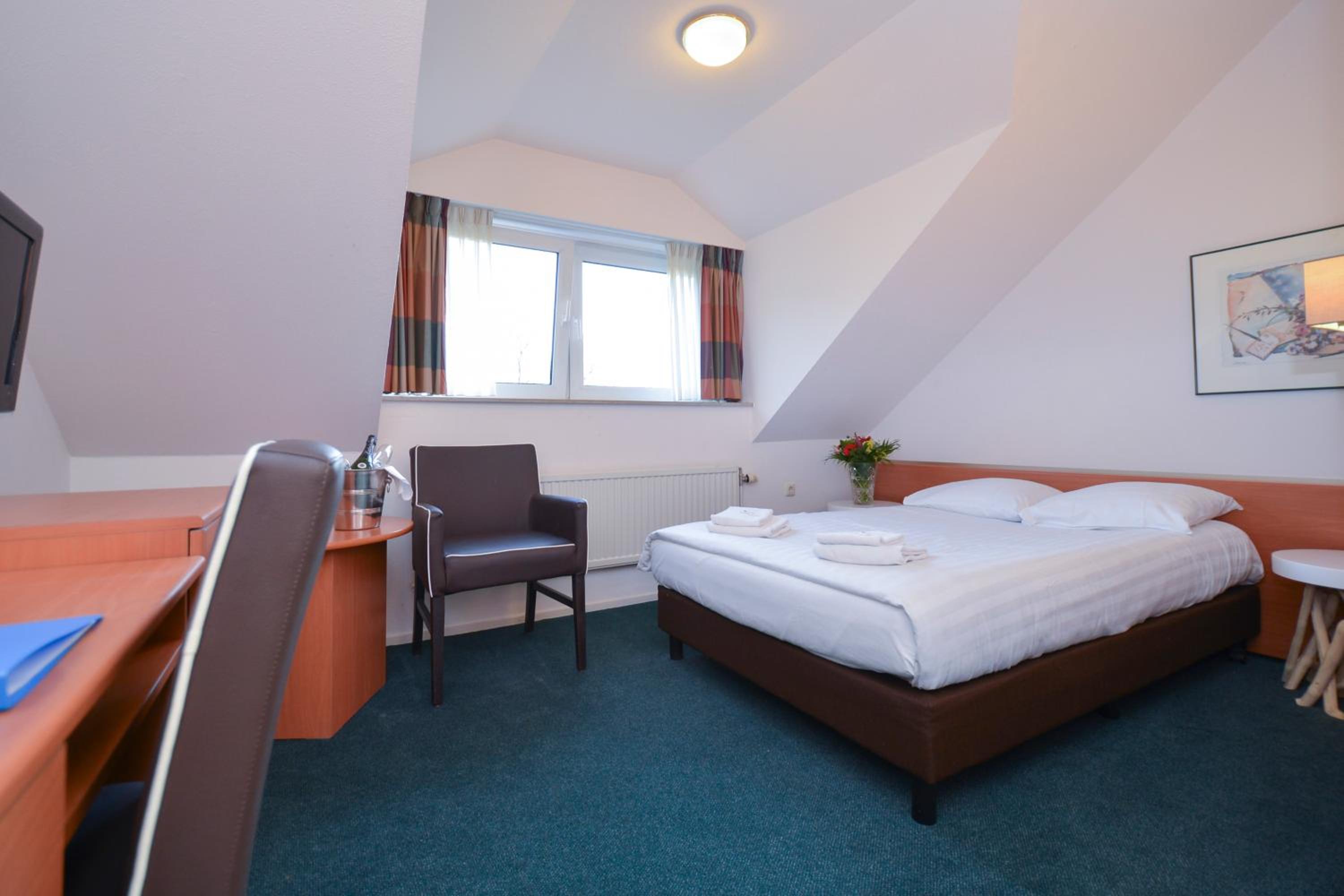 Small Double Room photo 2