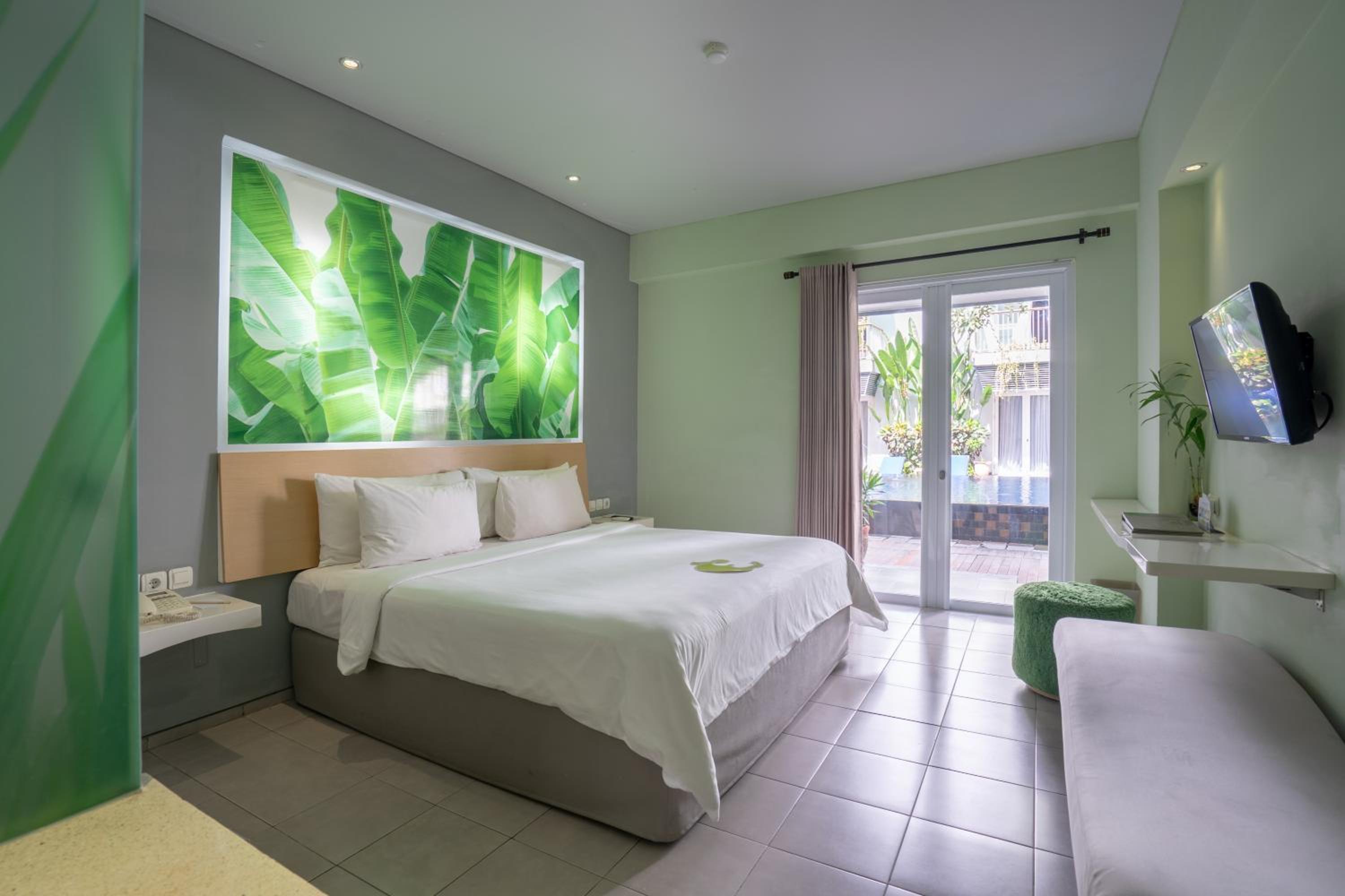 EDEN Double or Twin Room with Pool Access photo 3