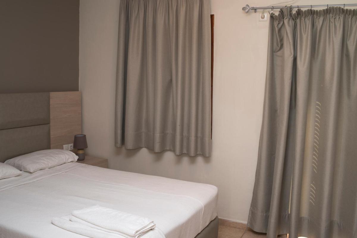 Double or Twin Room - Photo 8