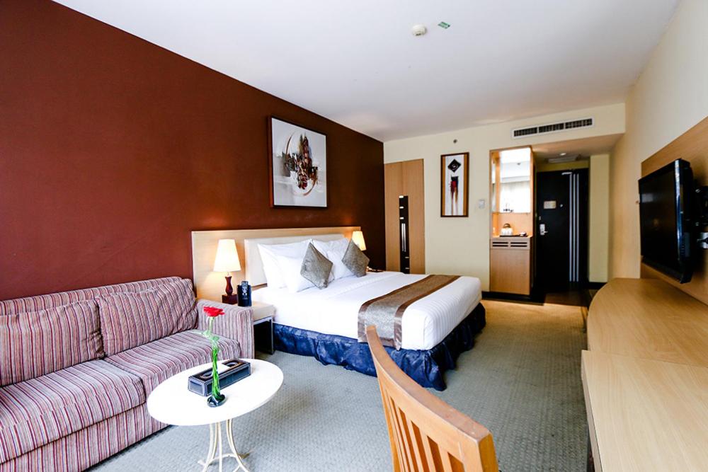Grand Deluxe King Room - Photo 2