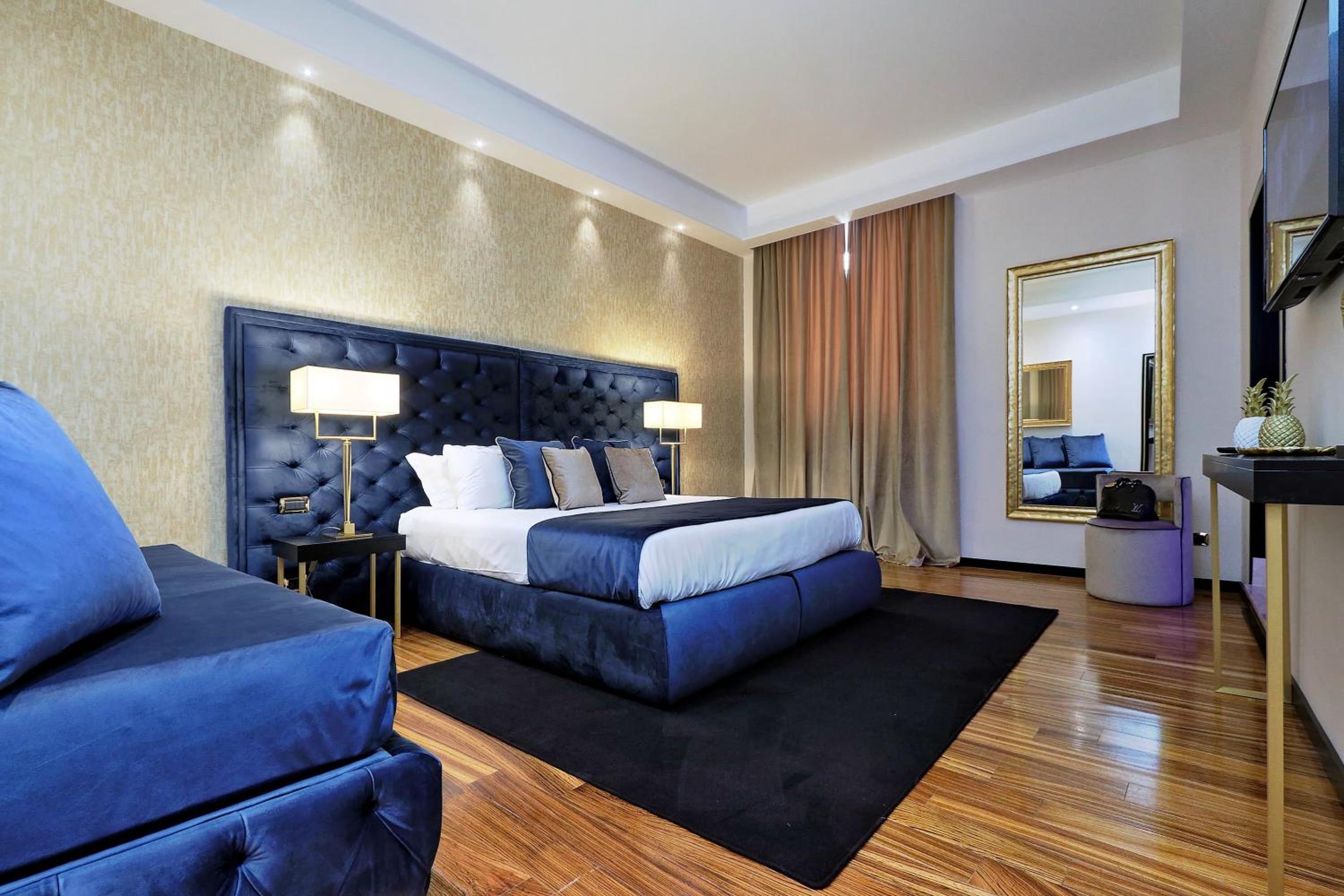 King Suite with Spa Bath photo 3