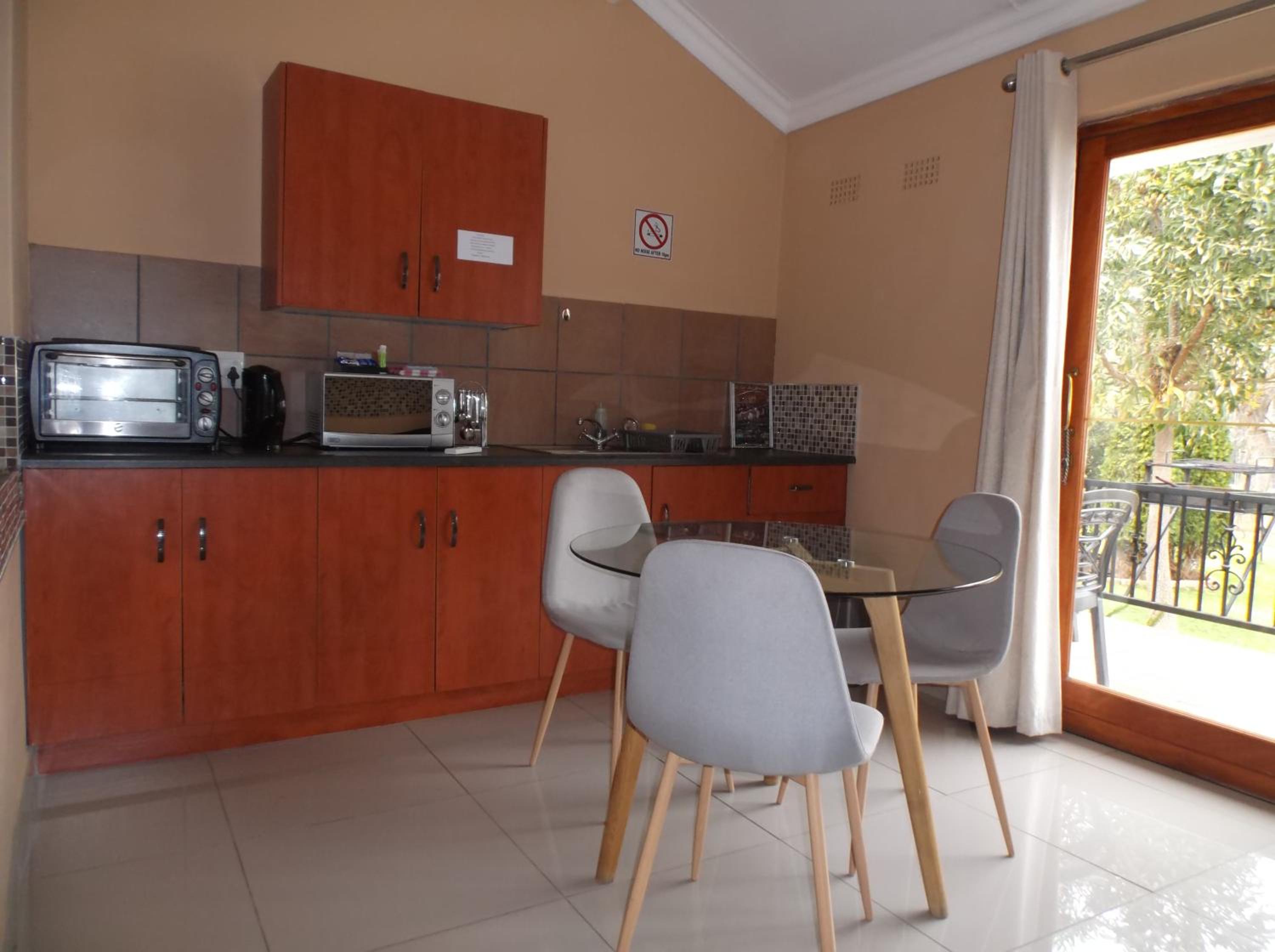 Double Room with Mountain View - Photo 8