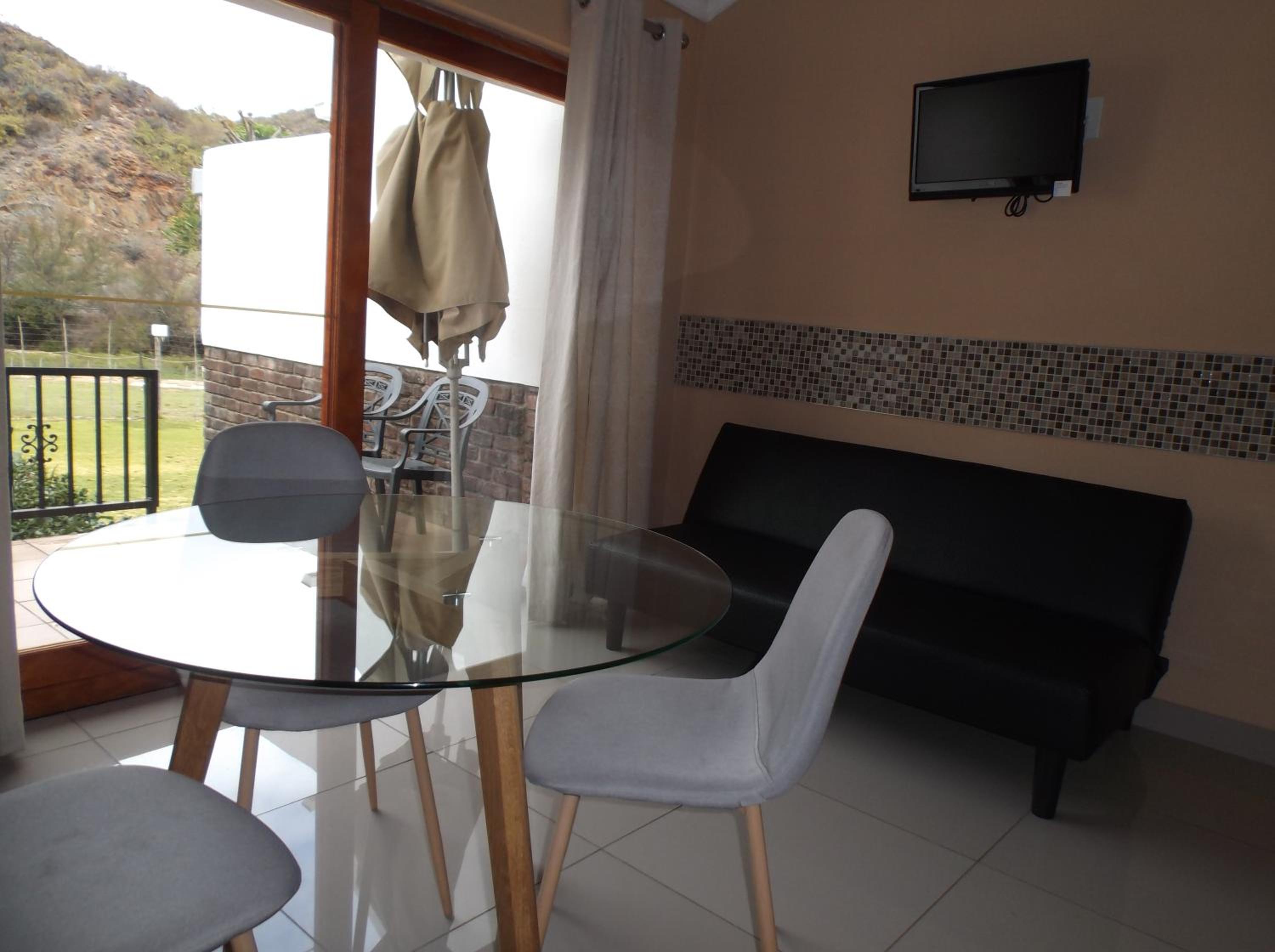 Double Room with Mountain View - Photo 10