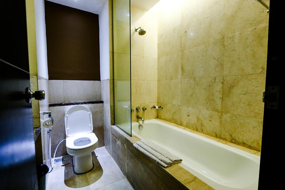 Grand Deluxe King Room - Photo 3