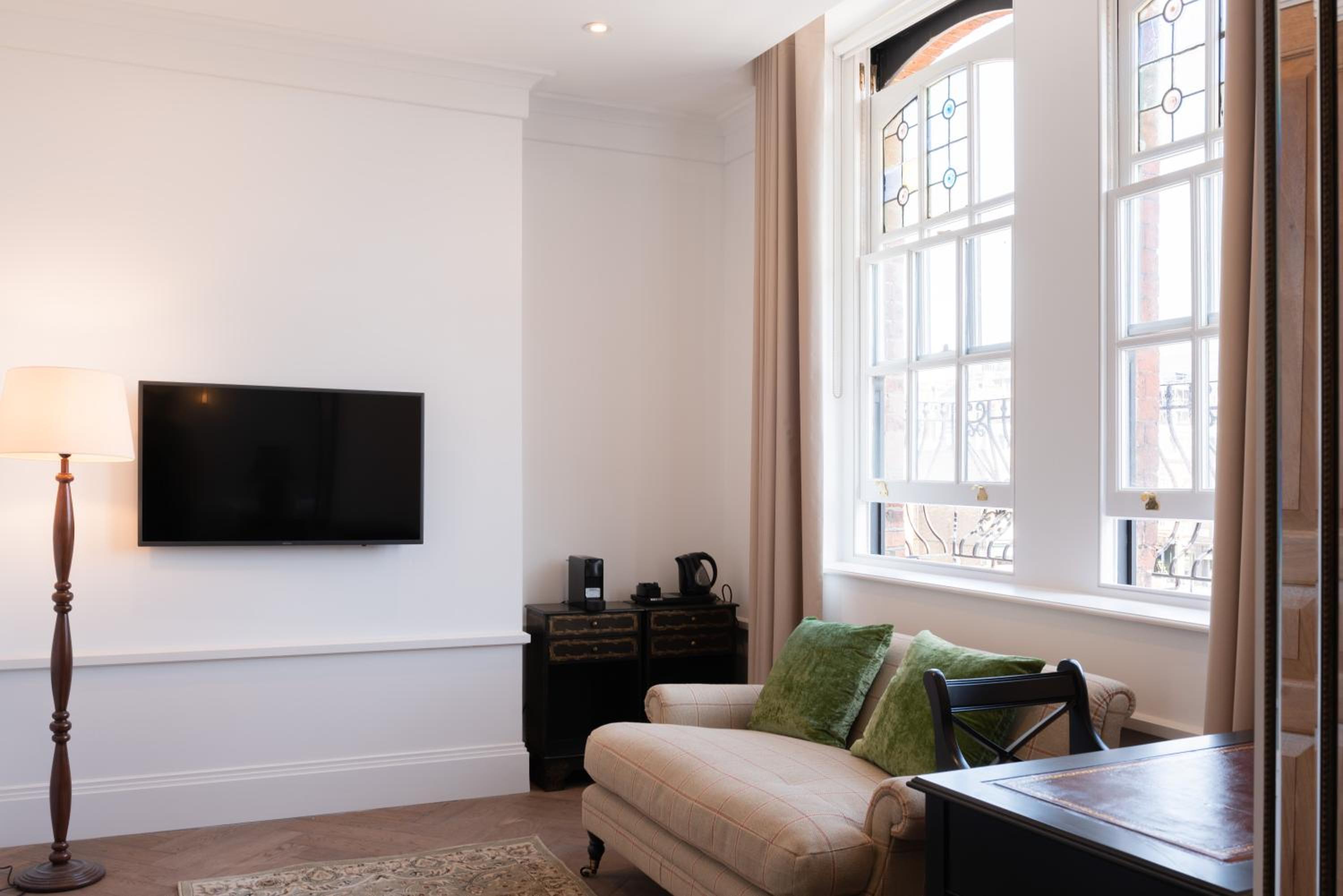 Standard King Room photo 2