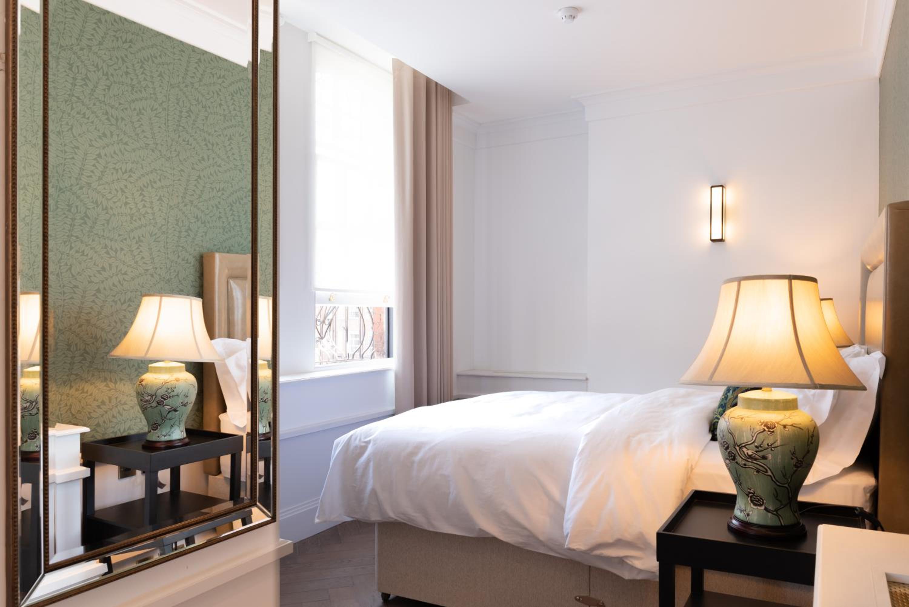 Standard King Room photo 1