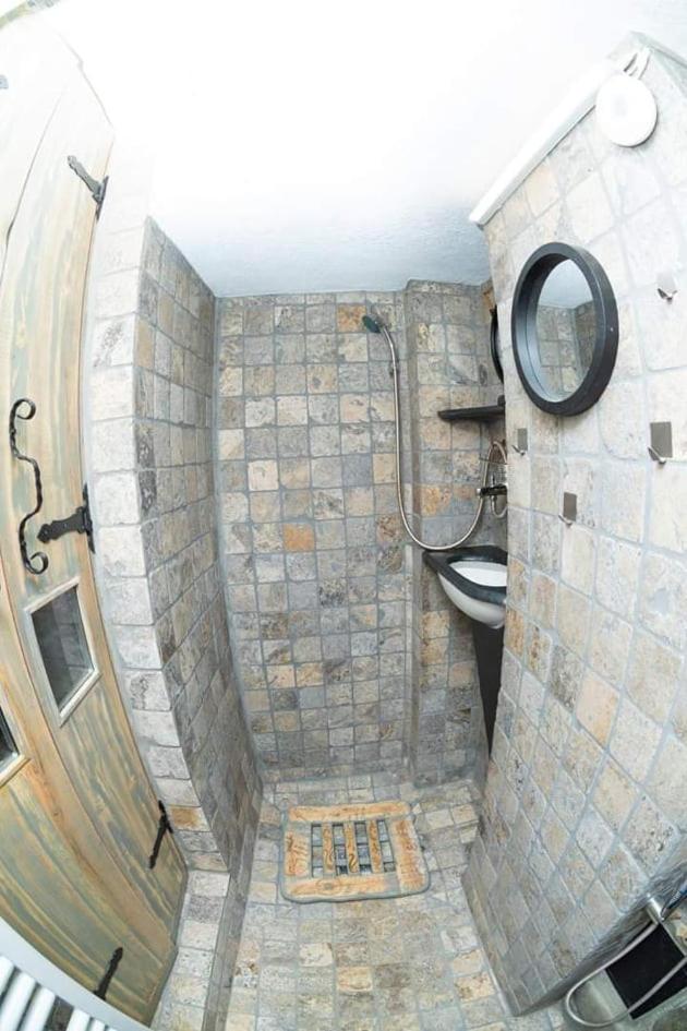 One-Bedroom Apartment - Photo 18